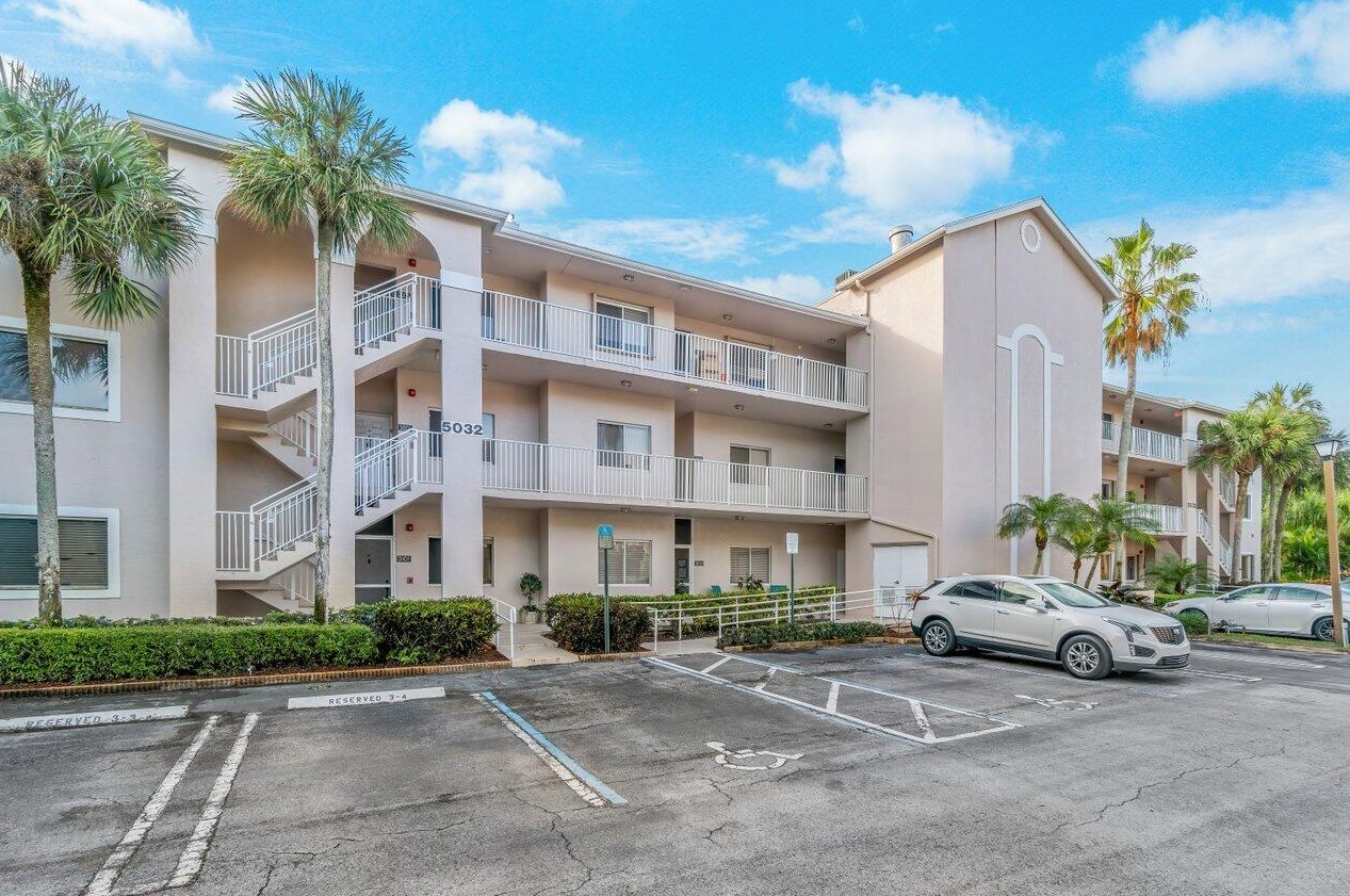 5032 Rose Hill Dr #103, Boynton Beach, FL 33437