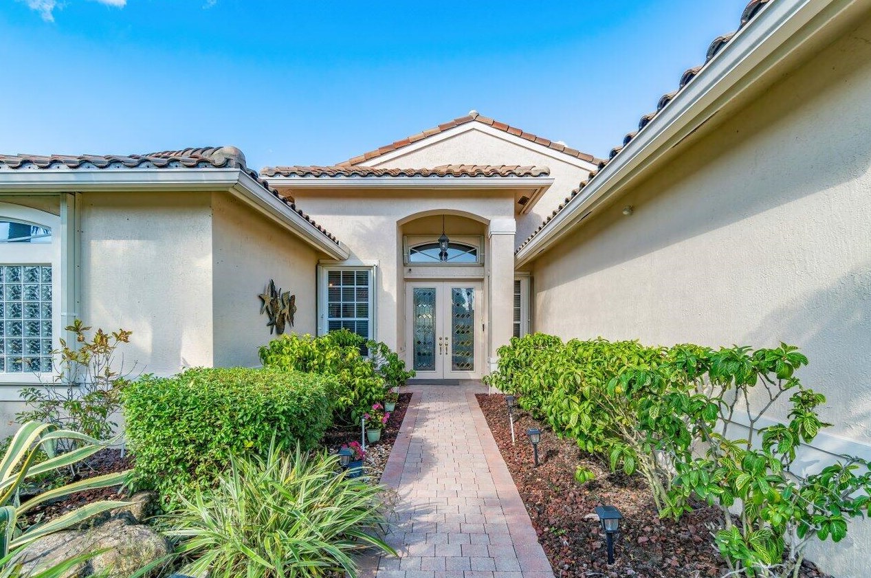 6639 Catania Dr, Boynton Beach, FL 33472-7355