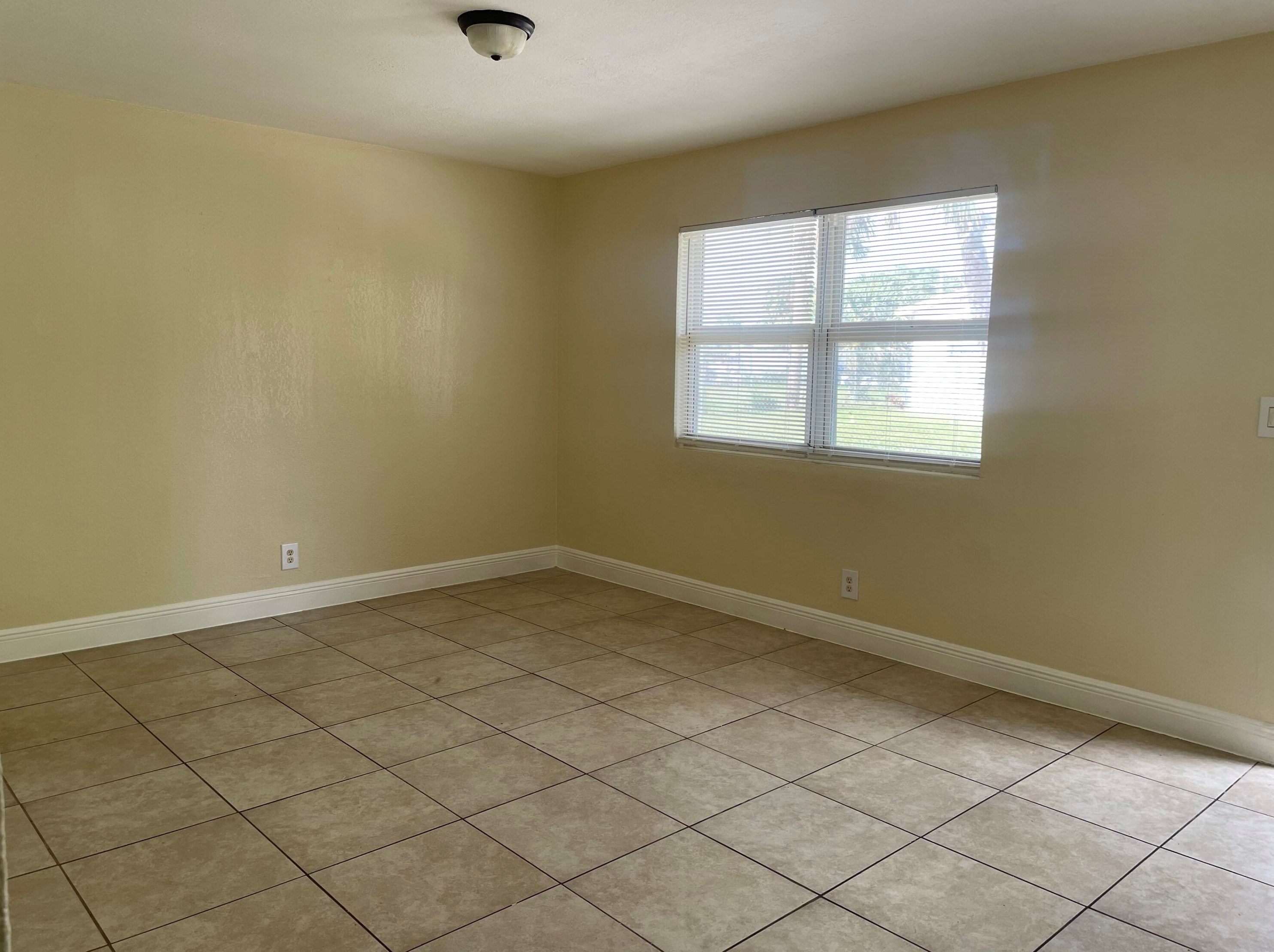 2830 Avenue S Apt B1, West Palm Beach, FL 33404