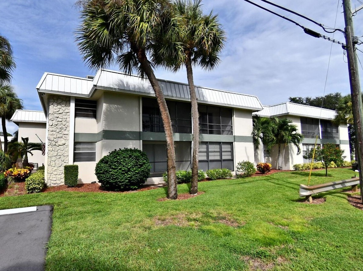 2302 Sunrise Blvd #206, Fort Pierce, FL 34982