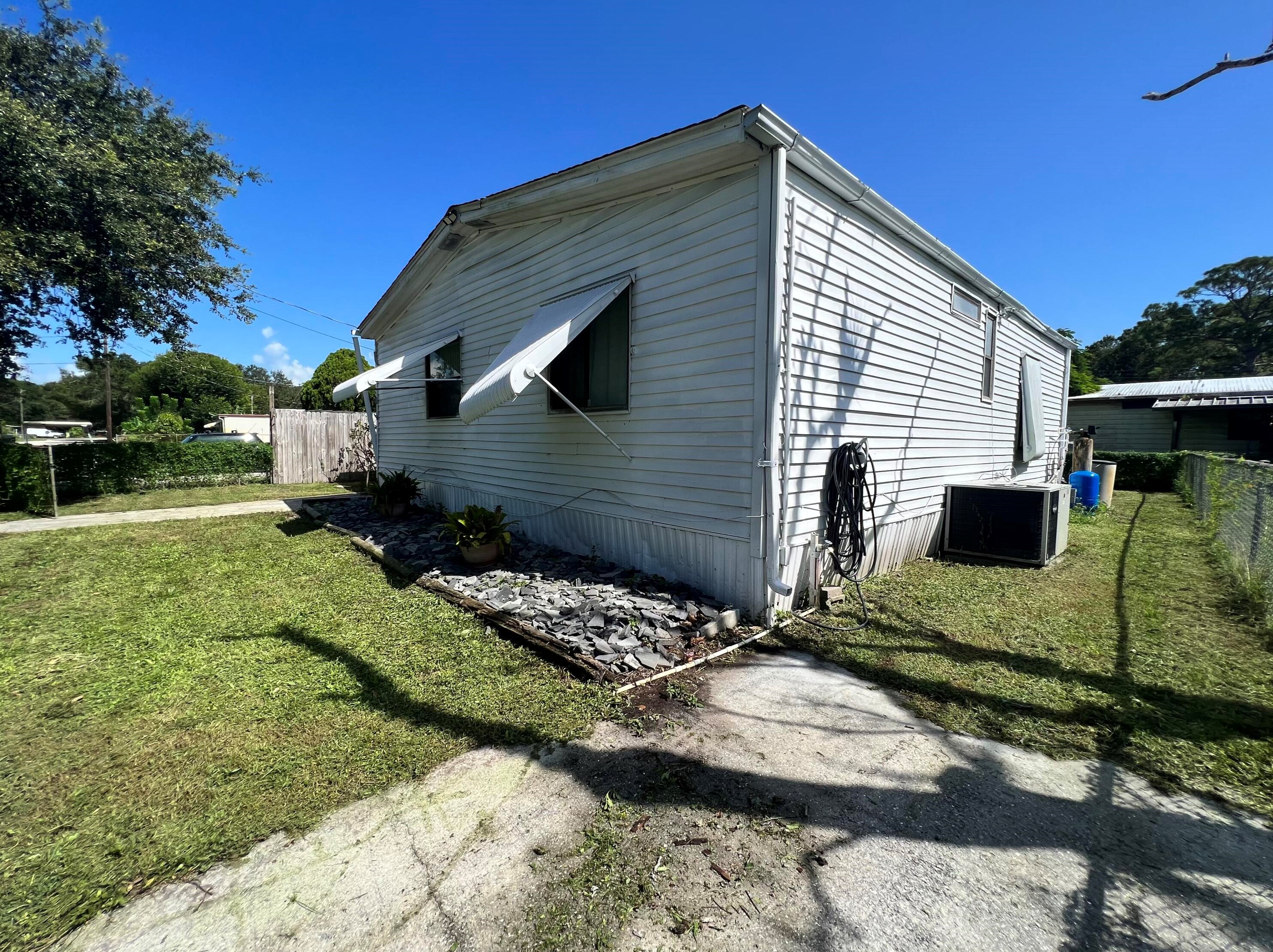9301 61st Dr, Okeechobee FL  34974-1464 exterior