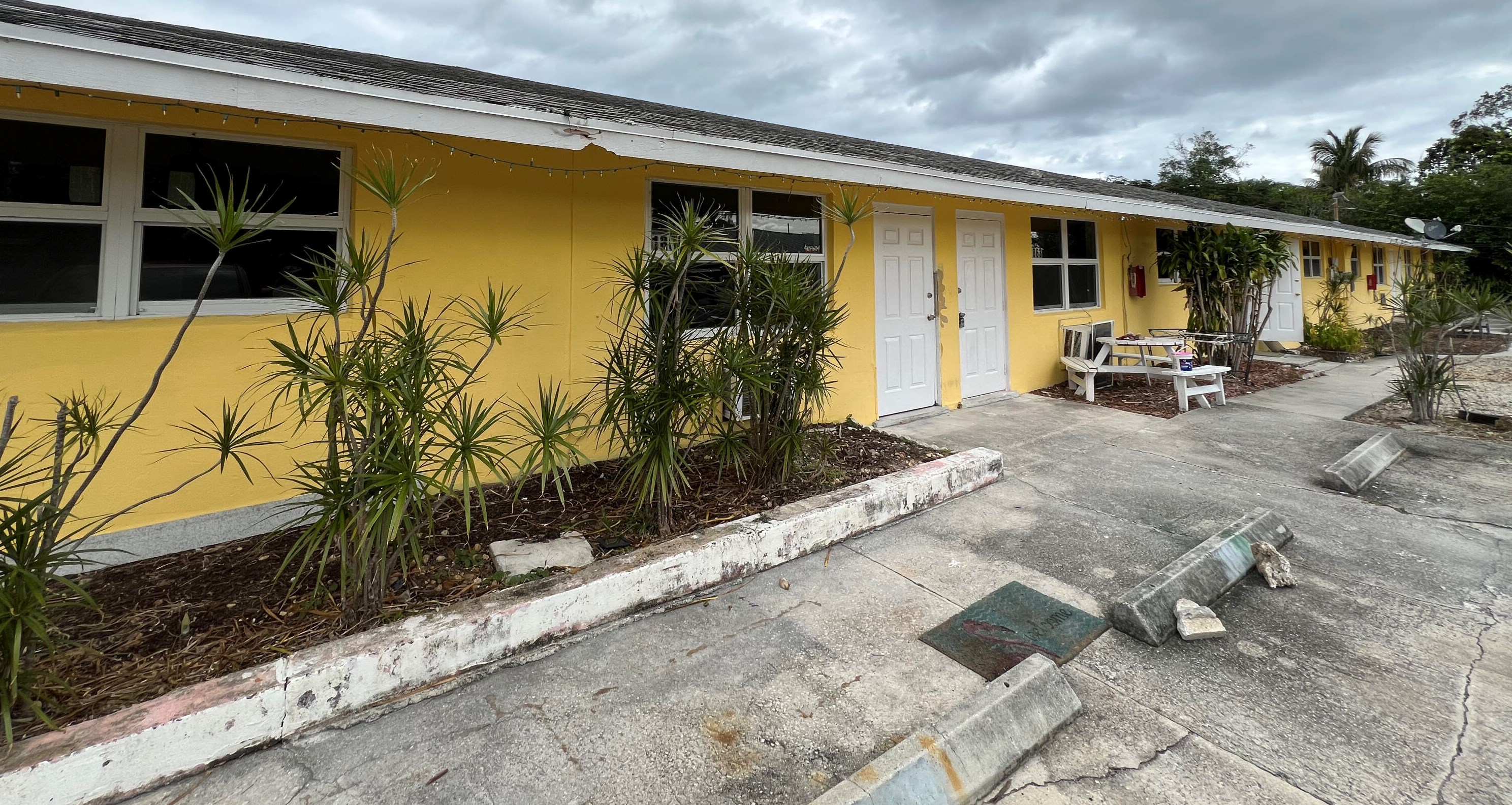 1865 Dillone Ln, West Palm Beach, FL 33408