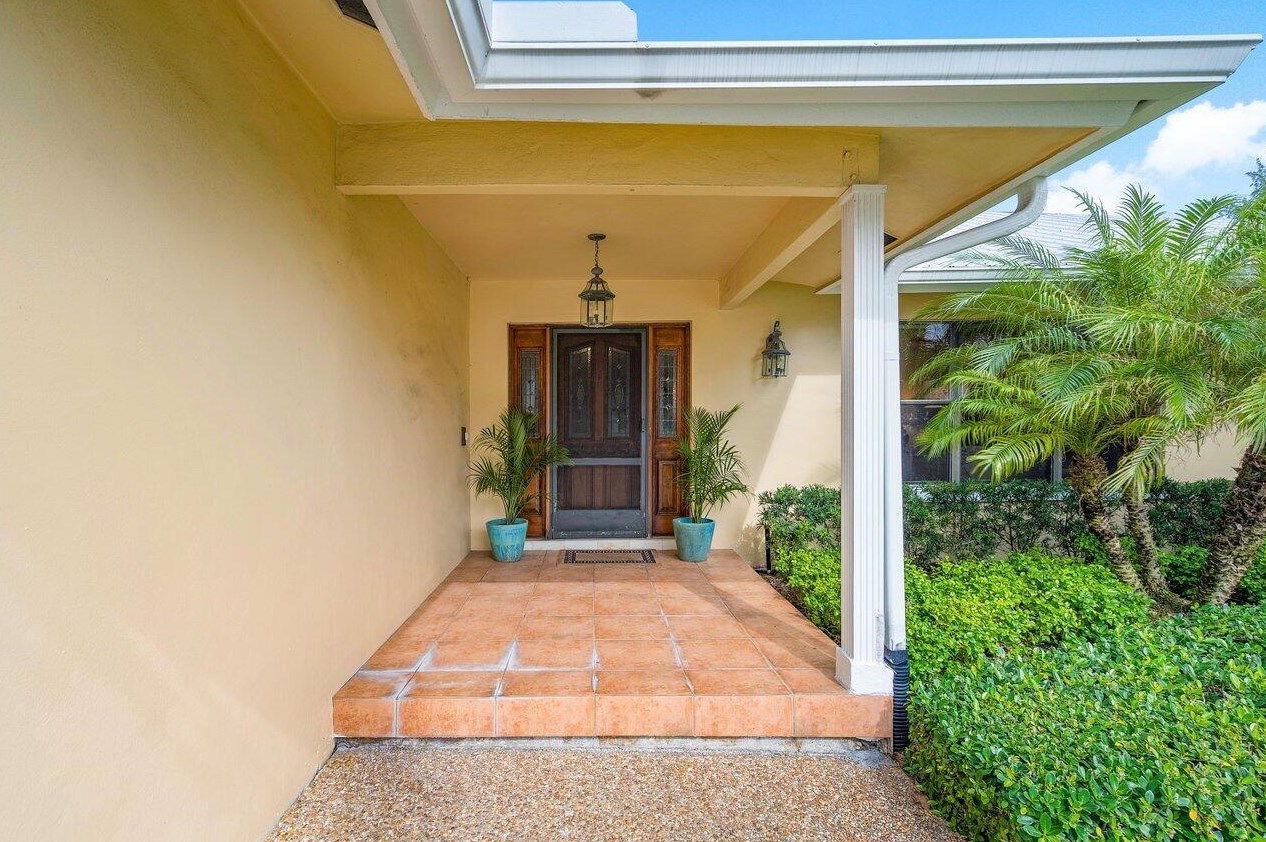 1135 Harbor Dr, Delray Beach, FL 33483