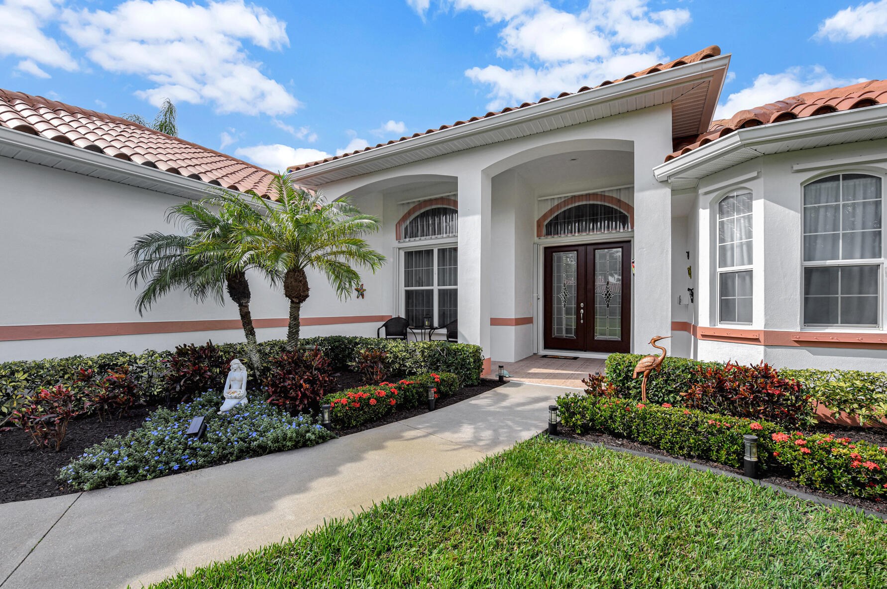 5828 Pine Ridge Cir, Vero Beach, FL 32967