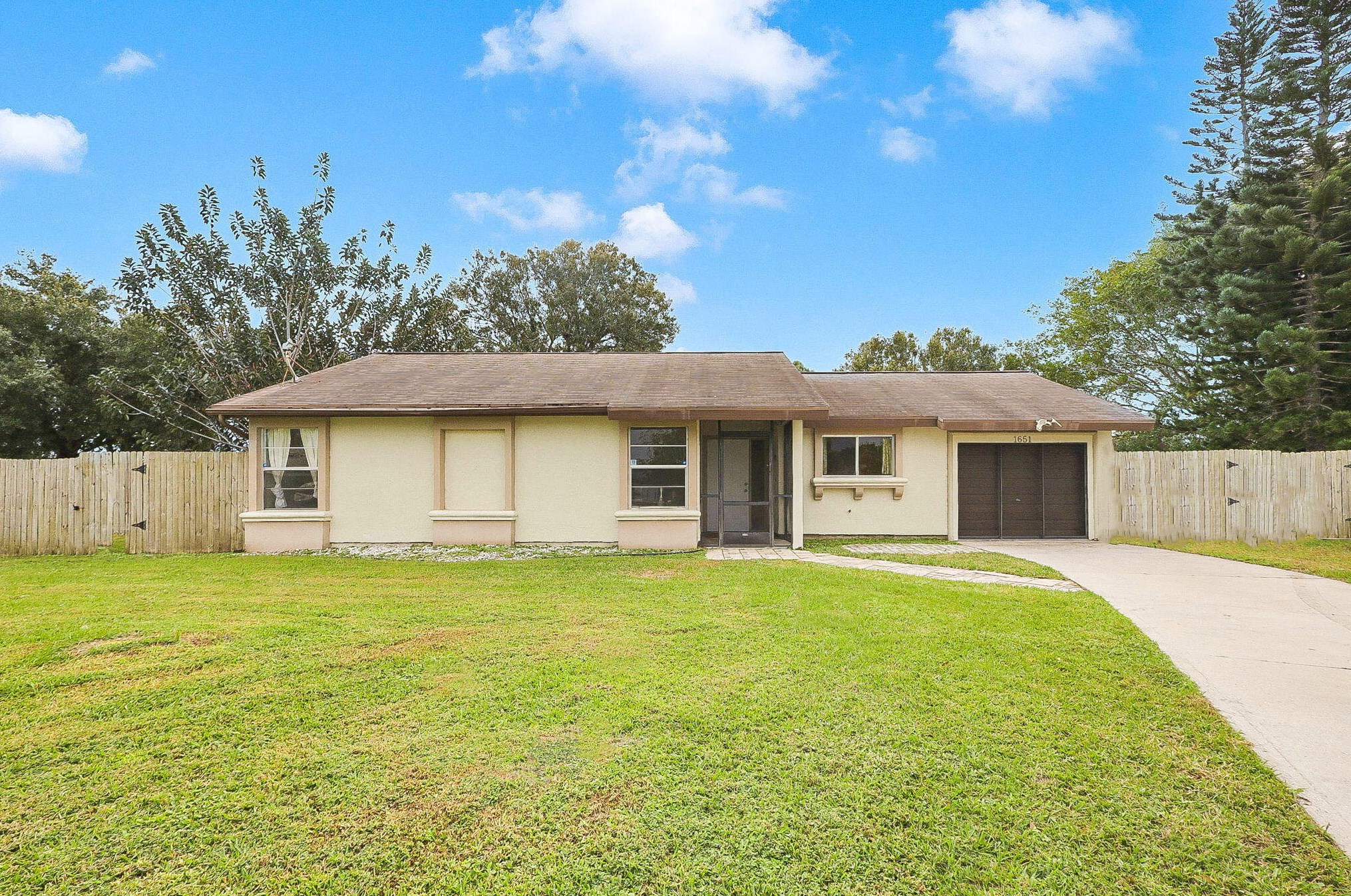 1651 Higdon Ct, Fort Pierce, FL 34952-7503