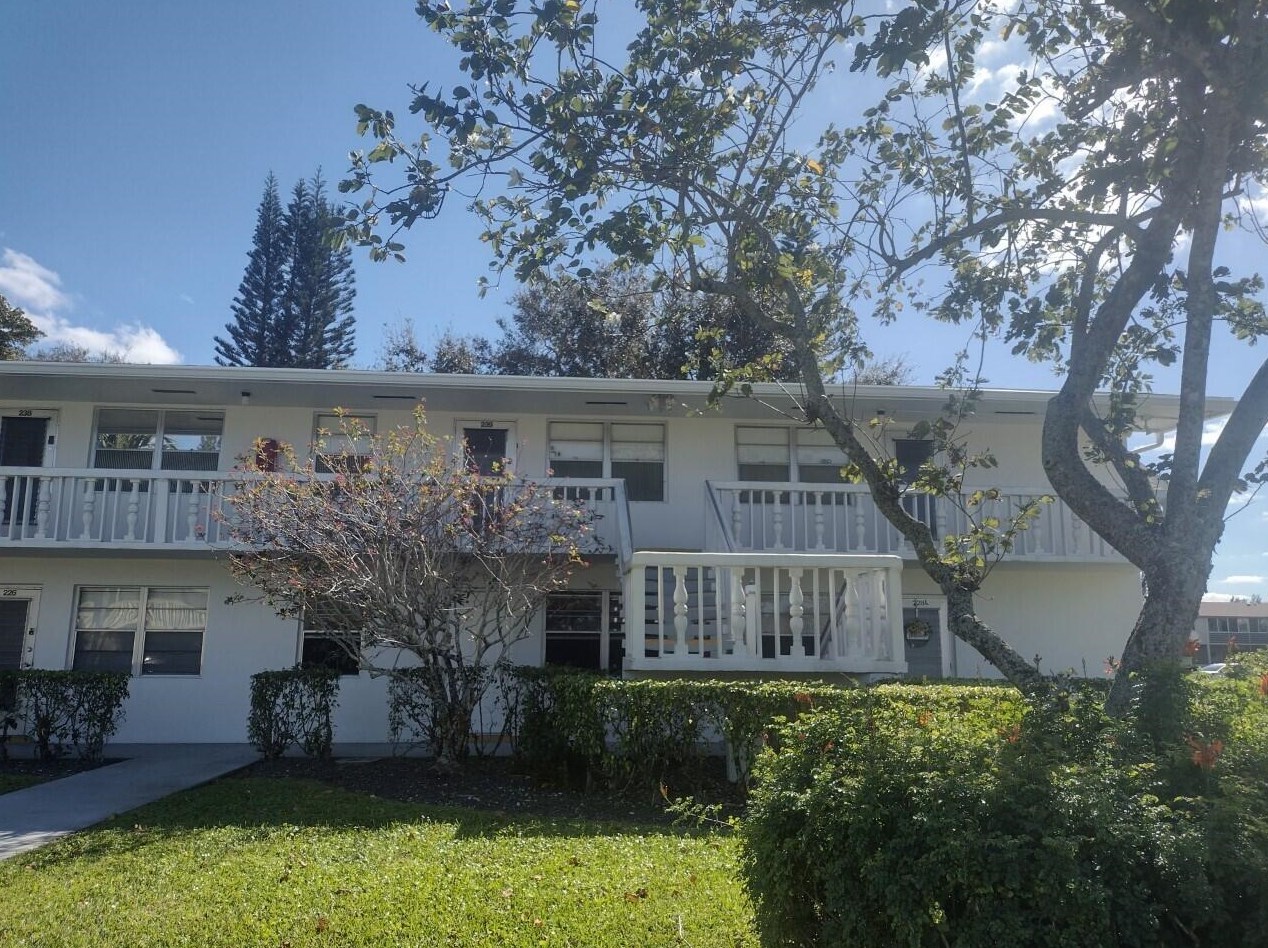 227 Sussex L, West Palm Beach, FL 33417-6832
