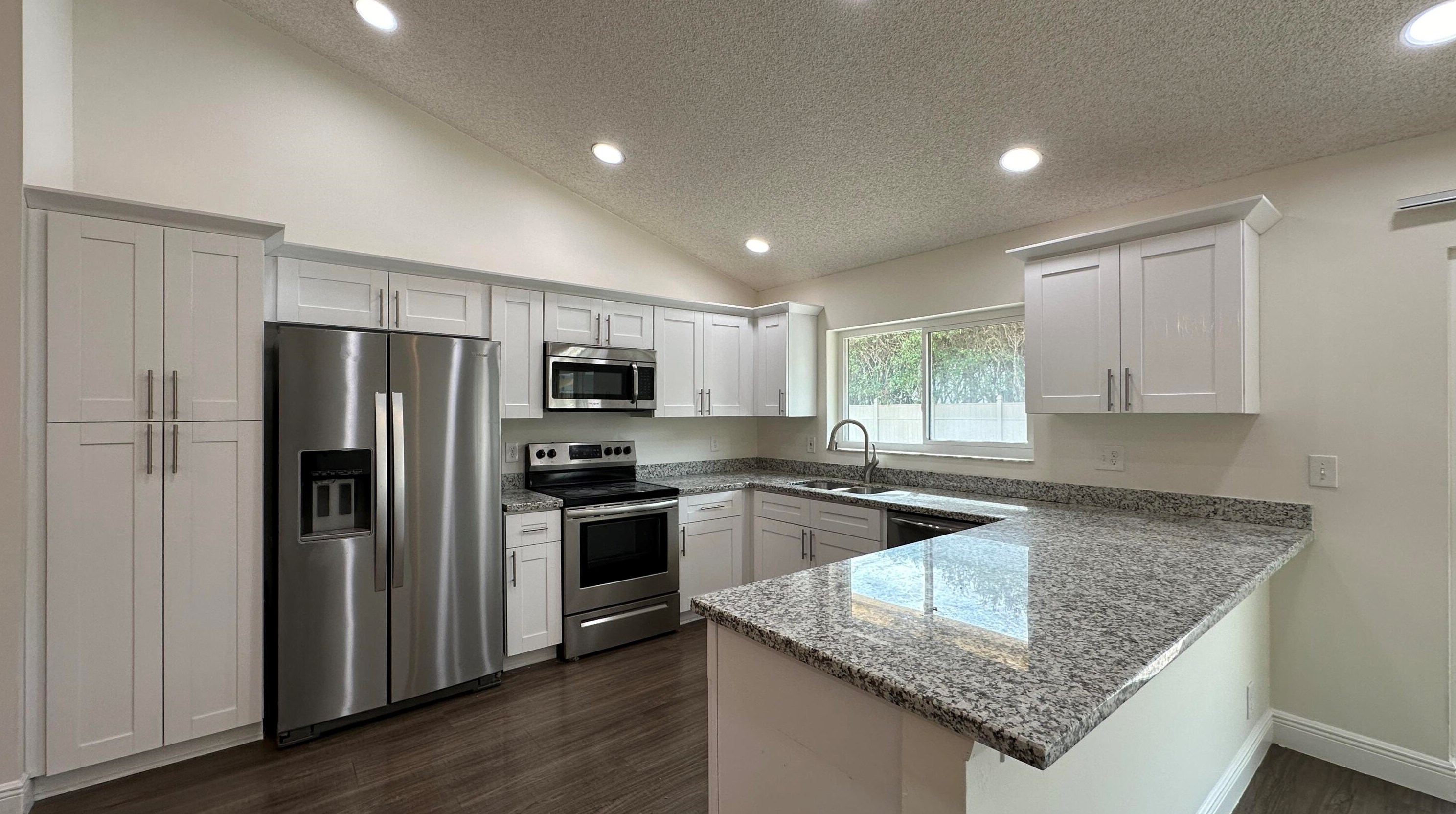 9502 Sun Pointe Dr, Boynton Beach, FL 33437
