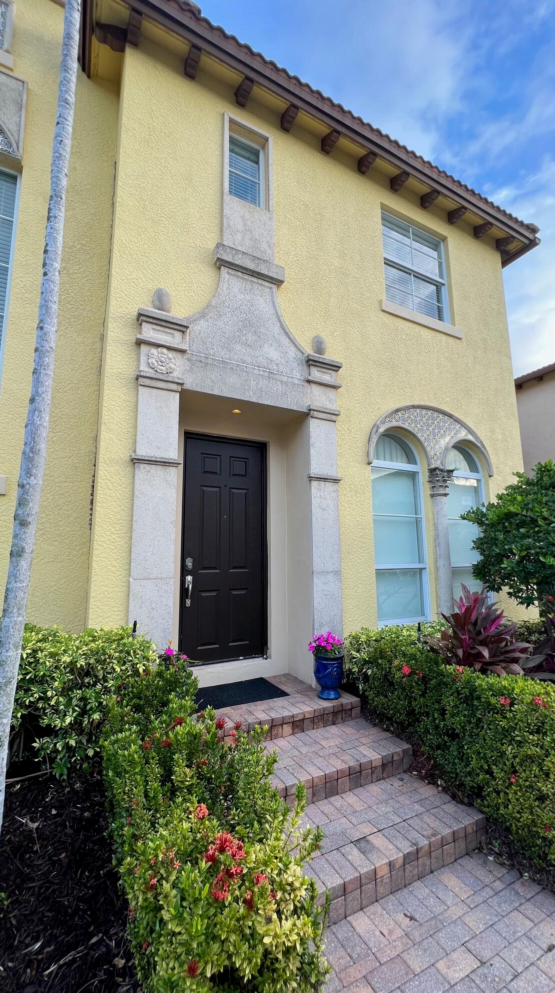 115 Via Poinciana Ln, Boca Raton, FL 33487