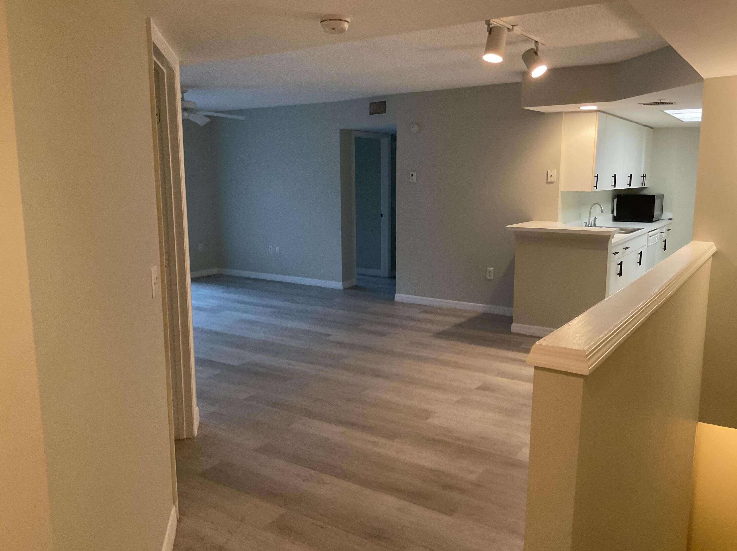 4171 N Haverhill Rd #1006, West Palm Beach, FL 33417