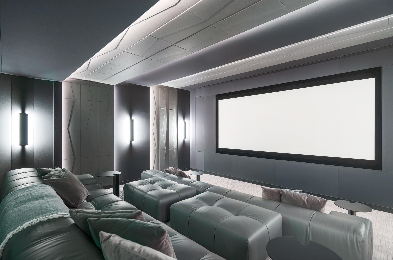 1000 Biscayne Blvd, Miami FL  33132-1702 exterior