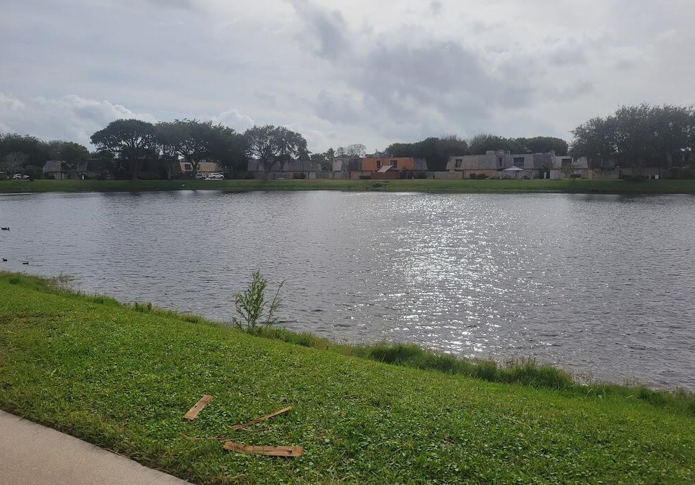 364 Lake Arbor Dr, Lake Worth, FL 33461