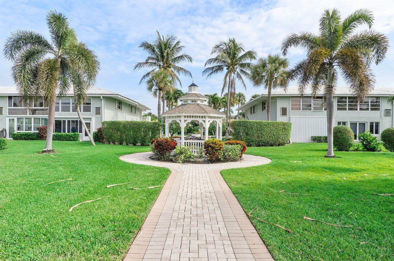 5520 N Ocean Blvd #210, Boynton Beach, FL 33435