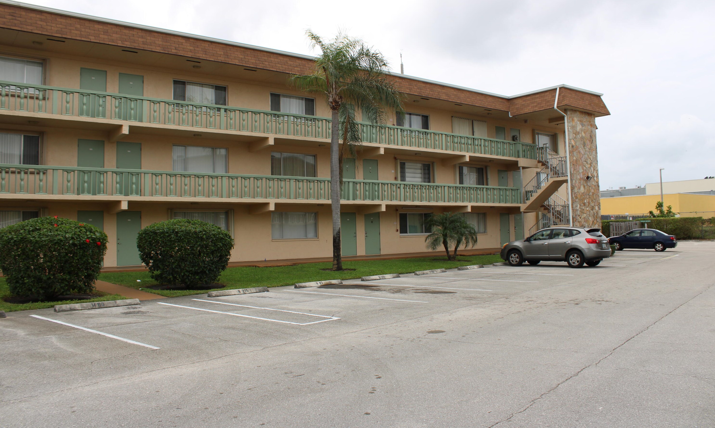 700 Village Green Ct #317, Lake Worth, FL 33461