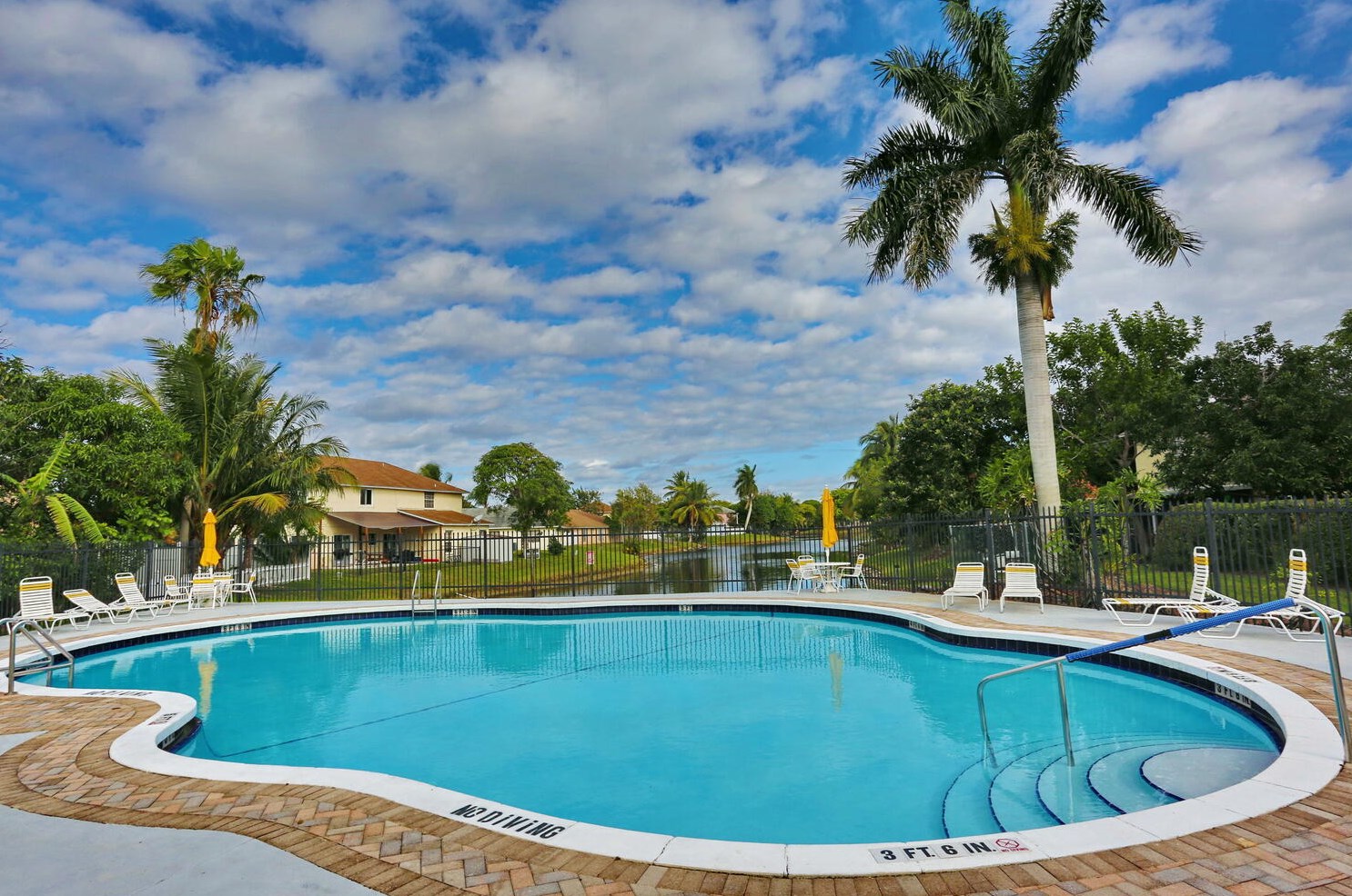 5521 Boynton Pl, Boynton Beach FL exterior