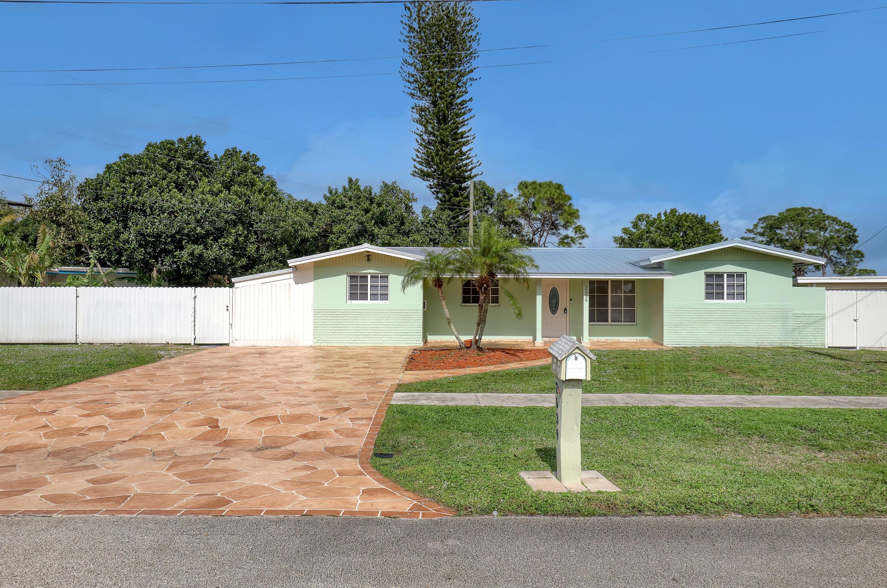 2639 Rockcrest Ct, West Palm Beach, FL 33415