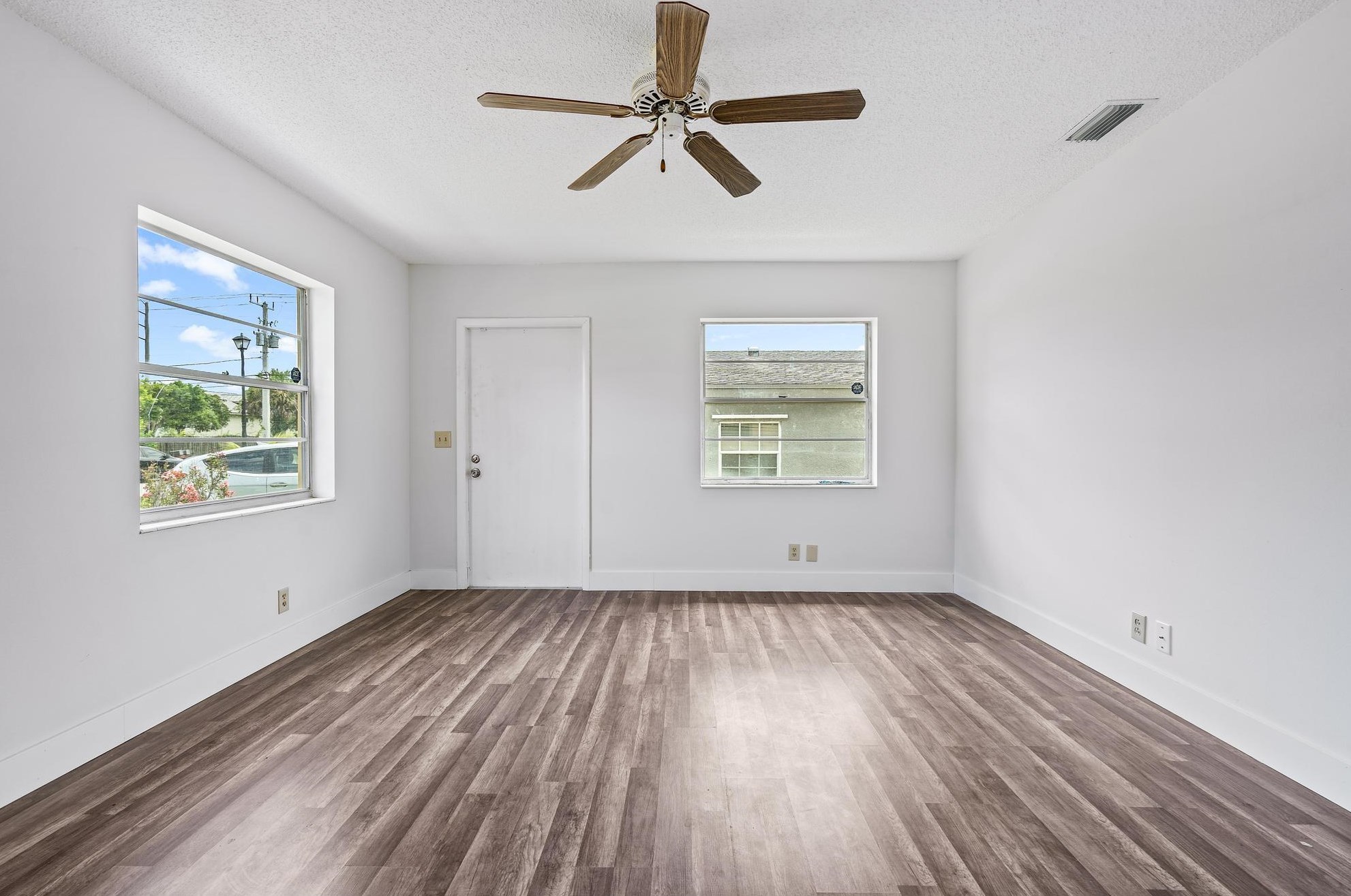 126 2nd St, Jupiter FL  33458-7410 exterior