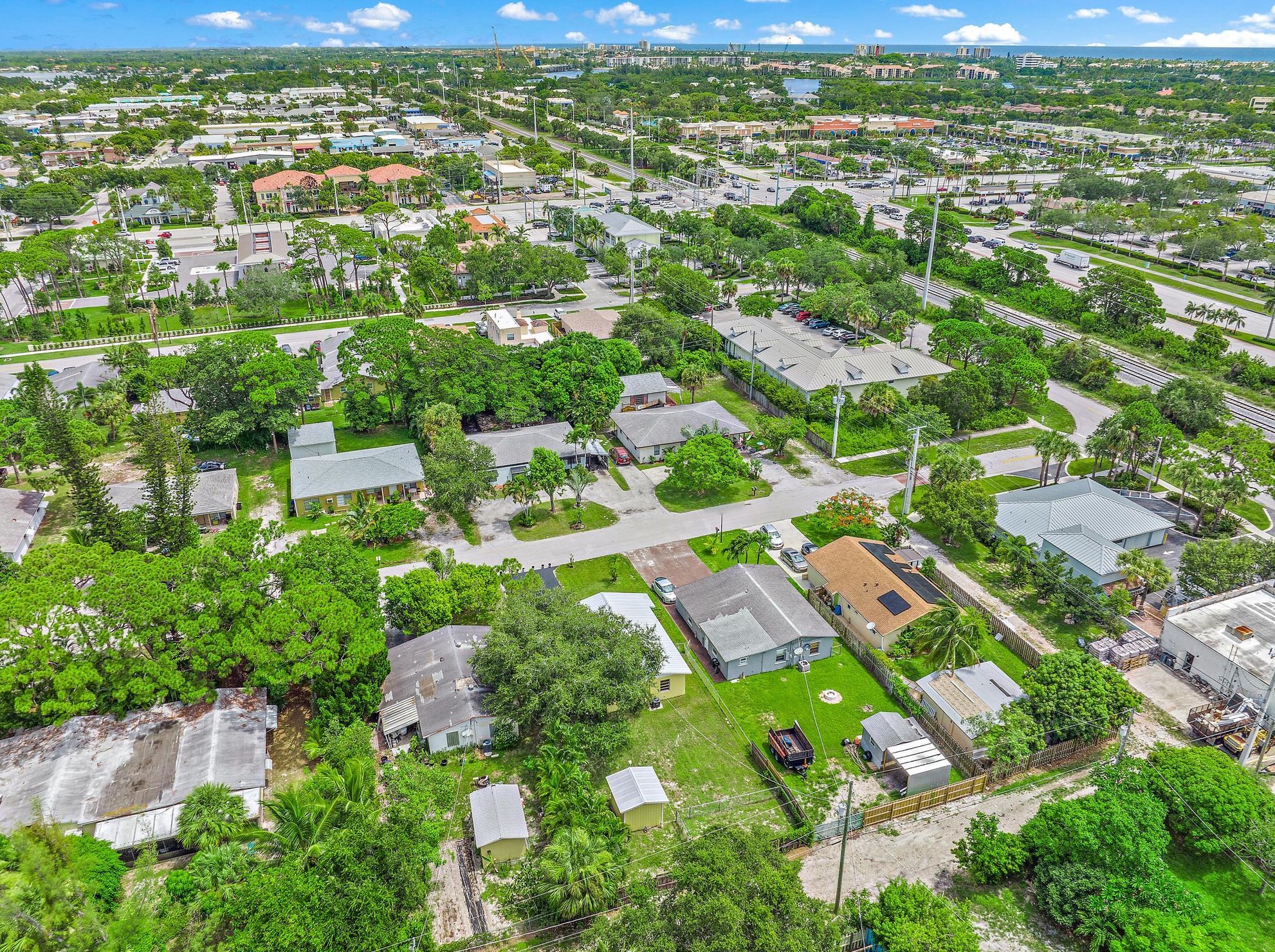 126 2nd St, Jupiter FL  33458-7410 exterior