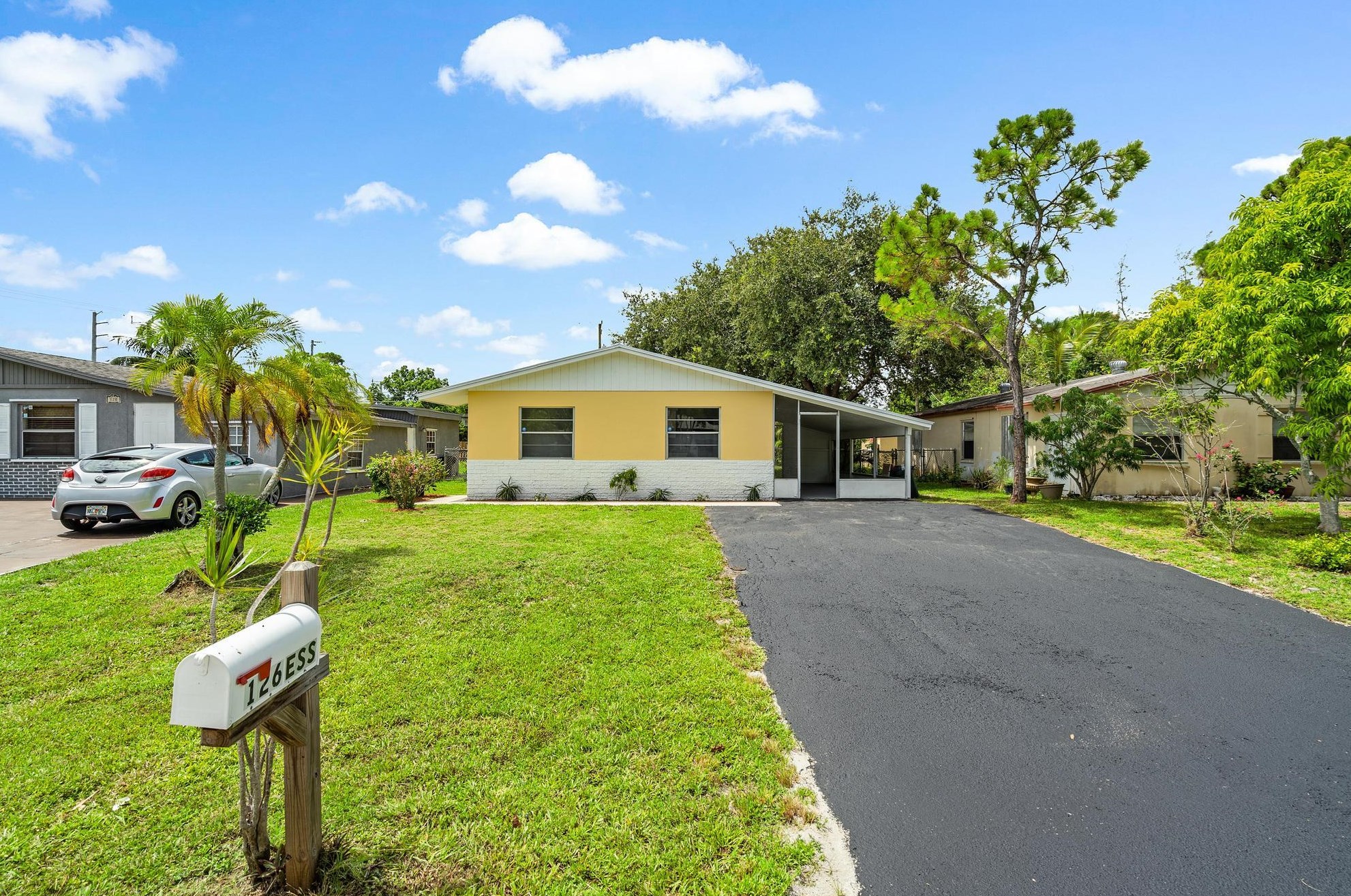 126 2nd St, Jupiter FL  33458-7410 exterior