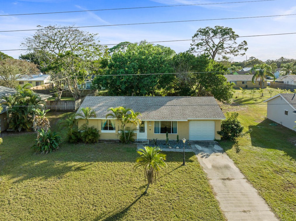 1085 Sw Highland Dr, Vero Beach, FL 32962