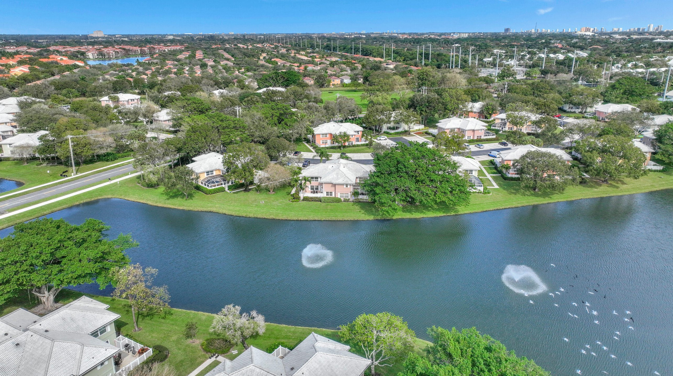 1906 Hartford Ct, West Palm Beach FL  33409-7521 exterior