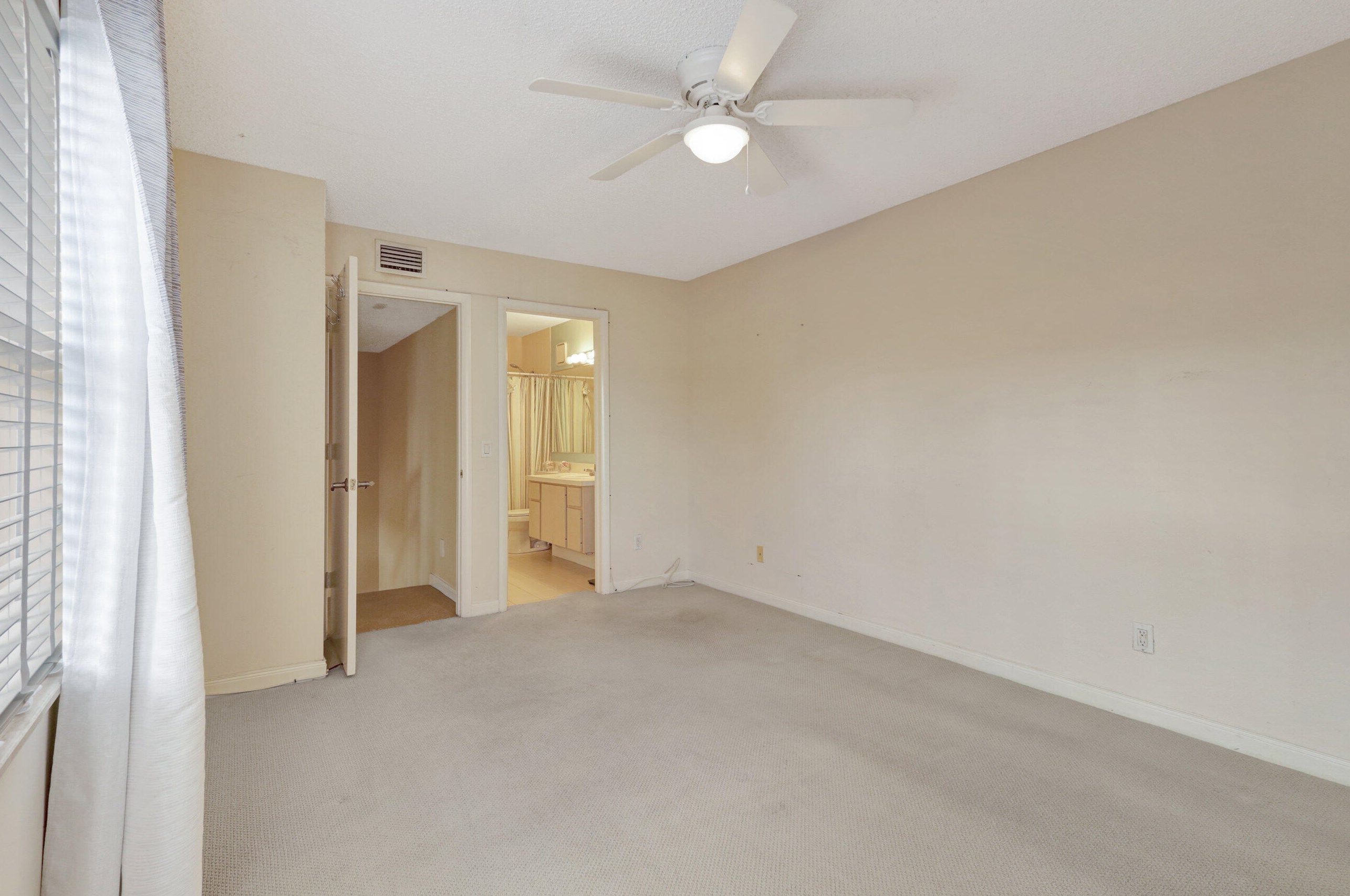 1906 Hartford Ct, West Palm Beach FL  33409-7521 exterior