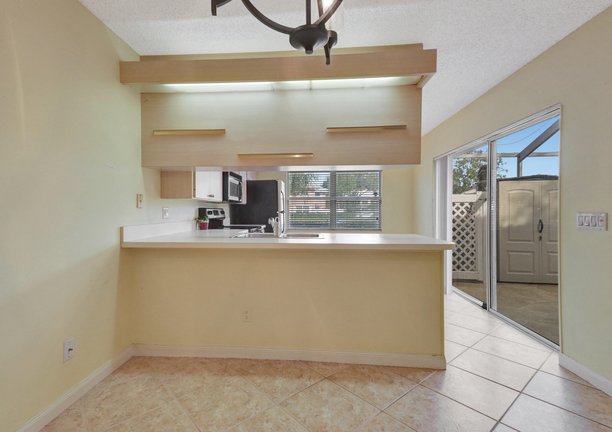 1906 Hartford Ct, West Palm Beach FL  33409-7521 exterior