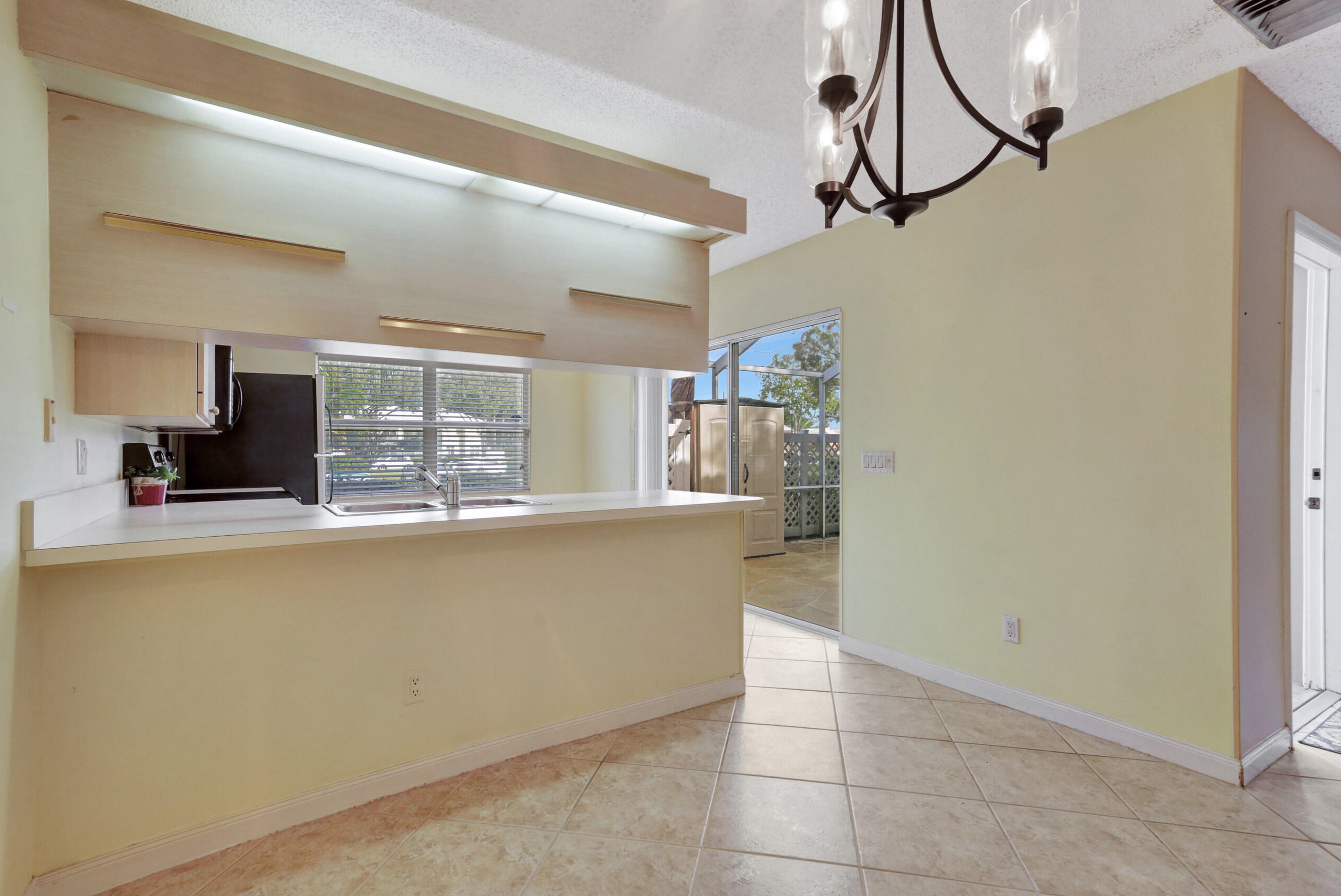 1906 Hartford Ct, West Palm Beach FL  33409-7521 exterior