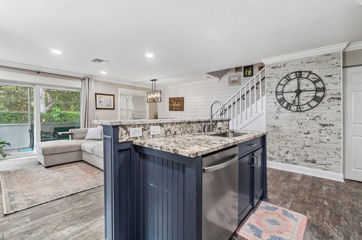 142 Timberwalk Trl, Jupiter FL  33458-5574 exterior
