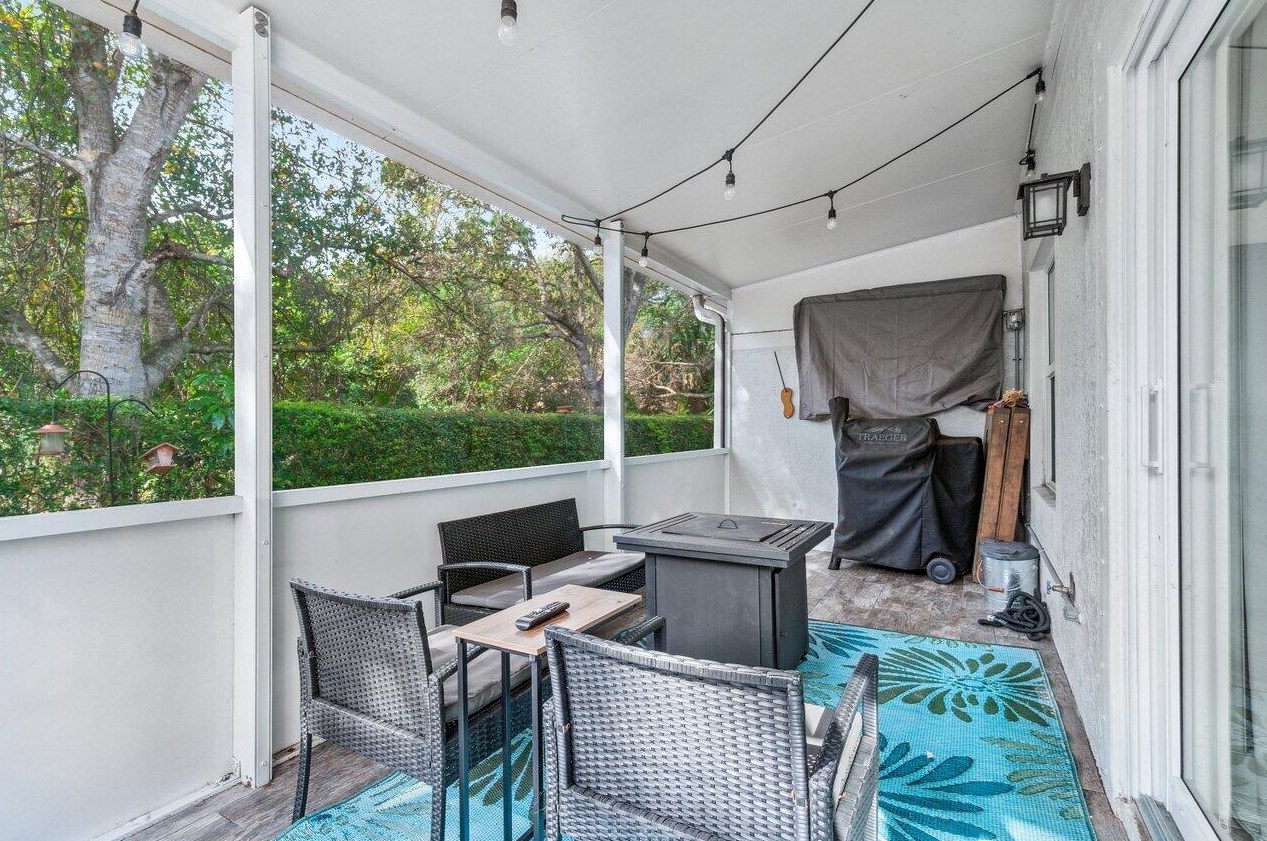 142 Timberwalk Trl, Jupiter FL  33458-5574 exterior