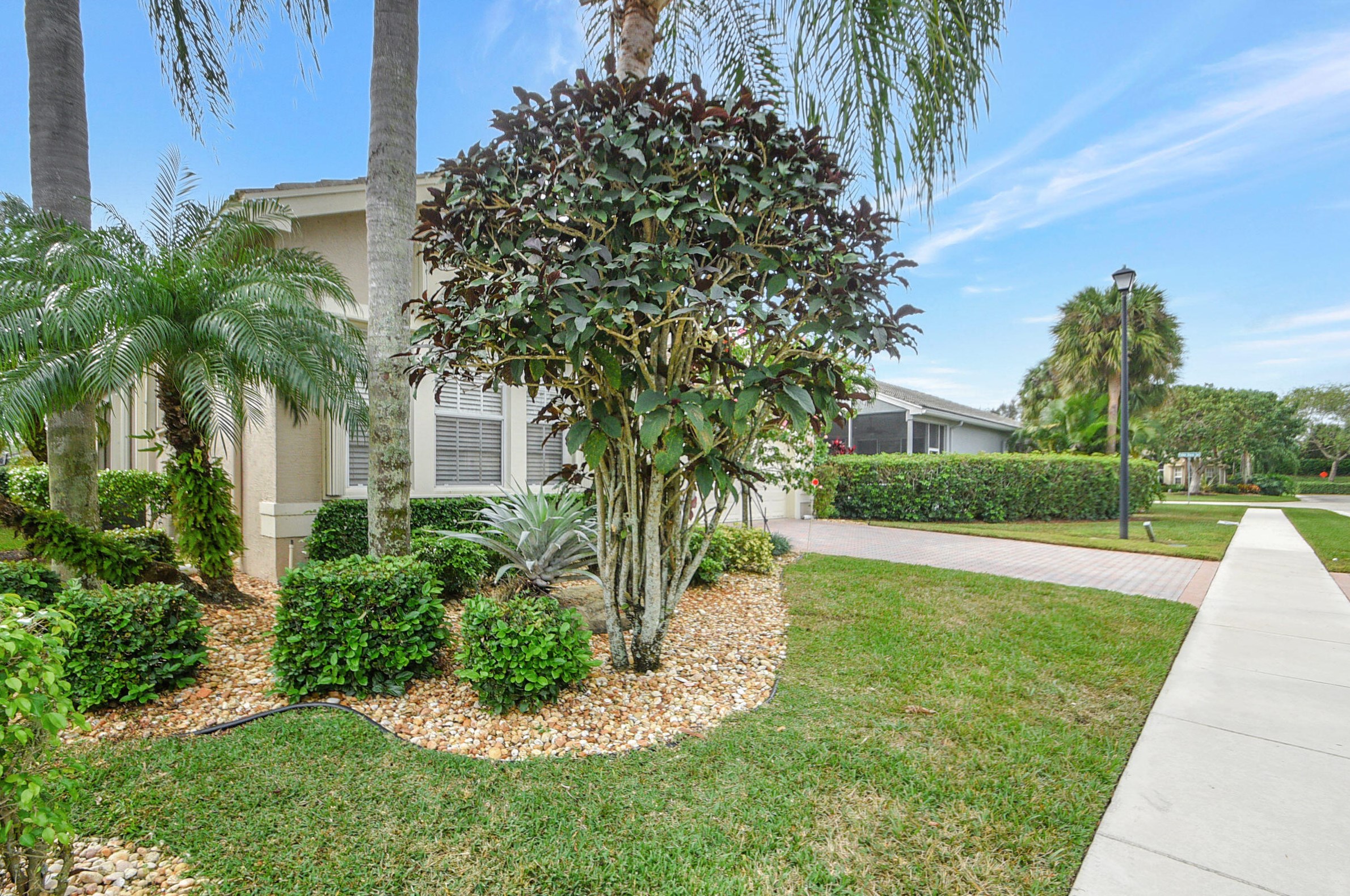 8814 Arbor Walk Dr, Lake Worth, FL 33467-6922