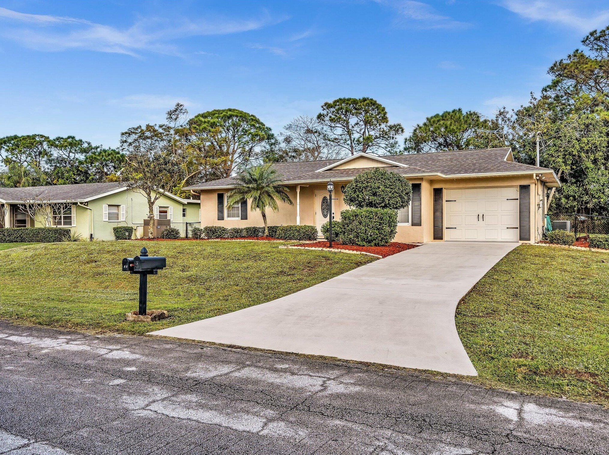 227 Grove Ave, Fort Pierce, FL 34983-3017