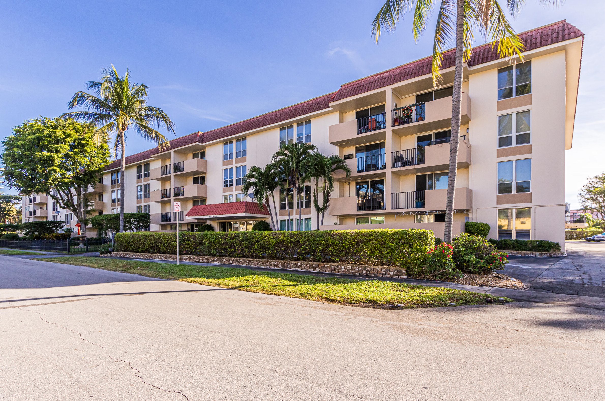 1000 Spanish River Rd #4g, Boca Raton, FL