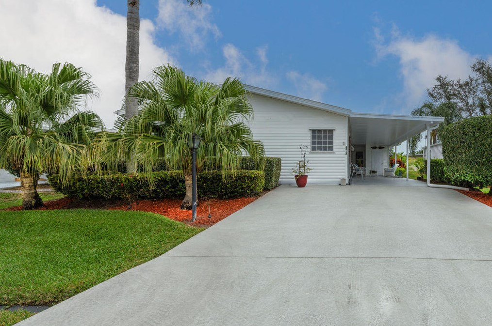 3812 Hydrilla Ct, Fort Pierce FL  34952-3153 exterior