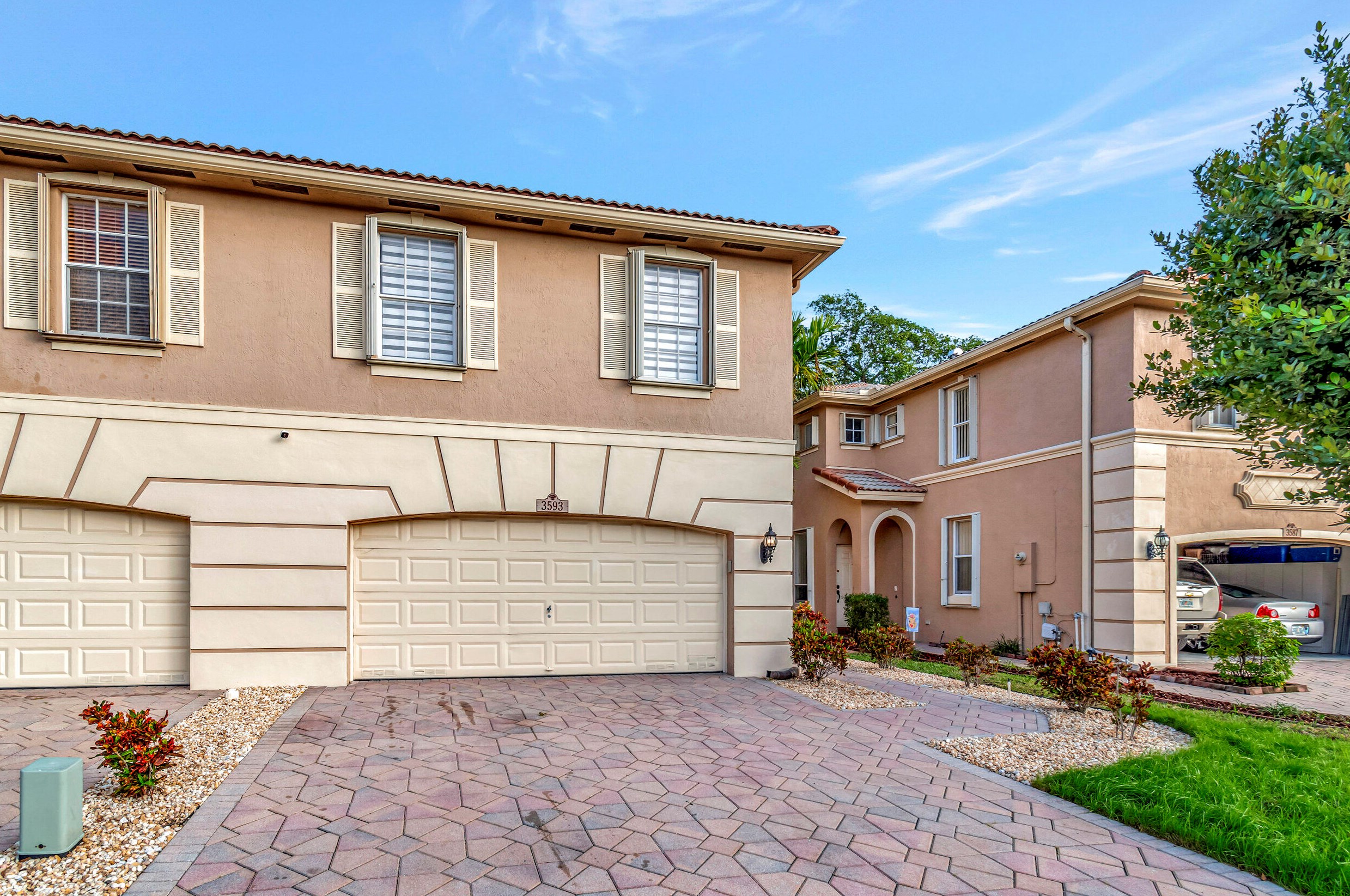 3593 Asperwood Cir, Pompano Beach, FL 33073-2256