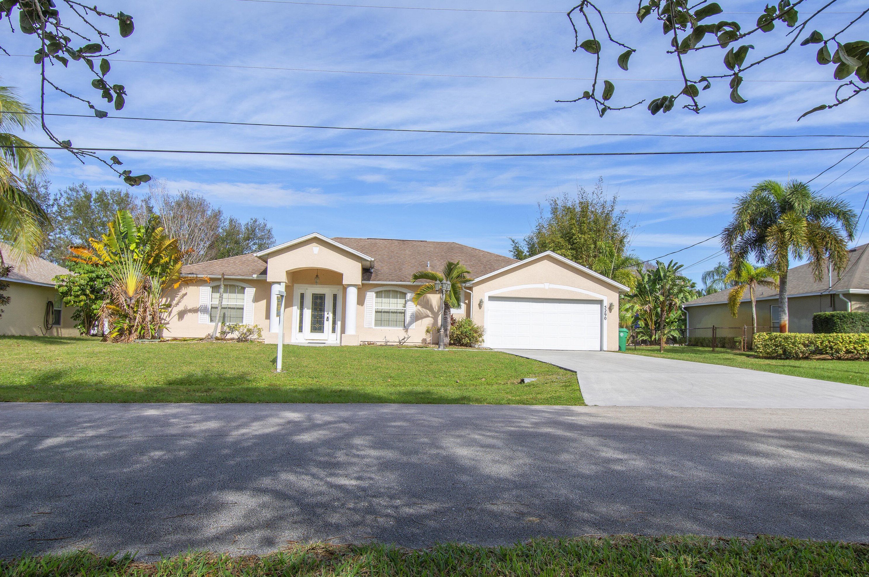 5290 Arrowhead Ter, Fort Pierce, FL 34986-3551
