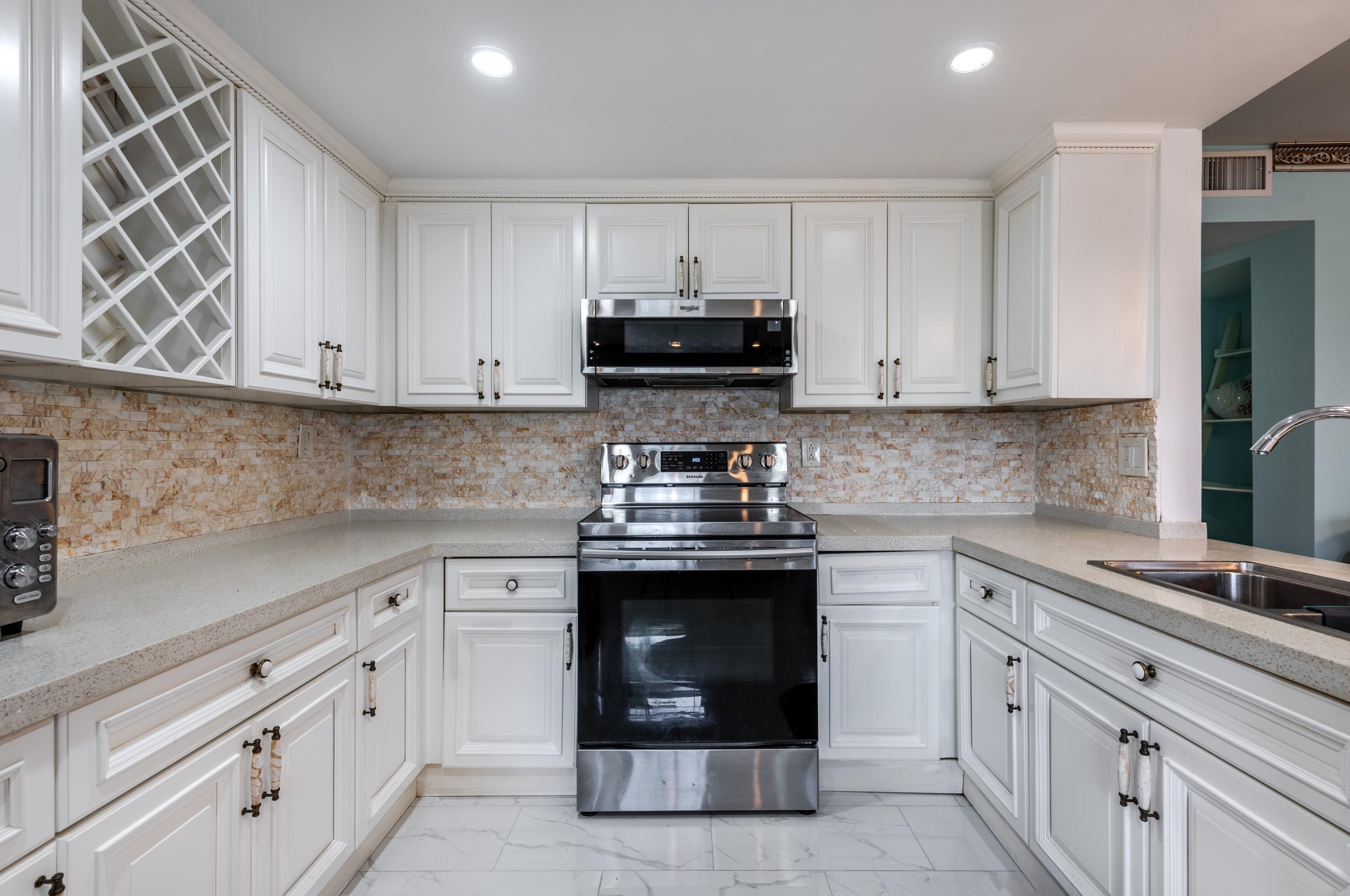 1053 Hythe C, Boca Raton, FL 33434