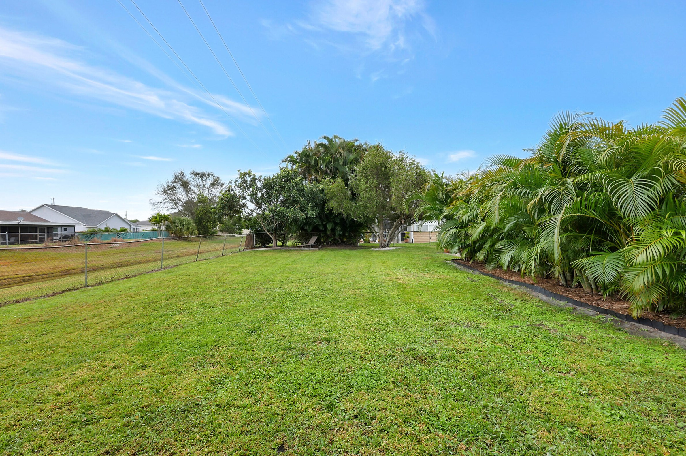 2737 Caladium Ave, Fort Pierce FL  34952-7218 exterior