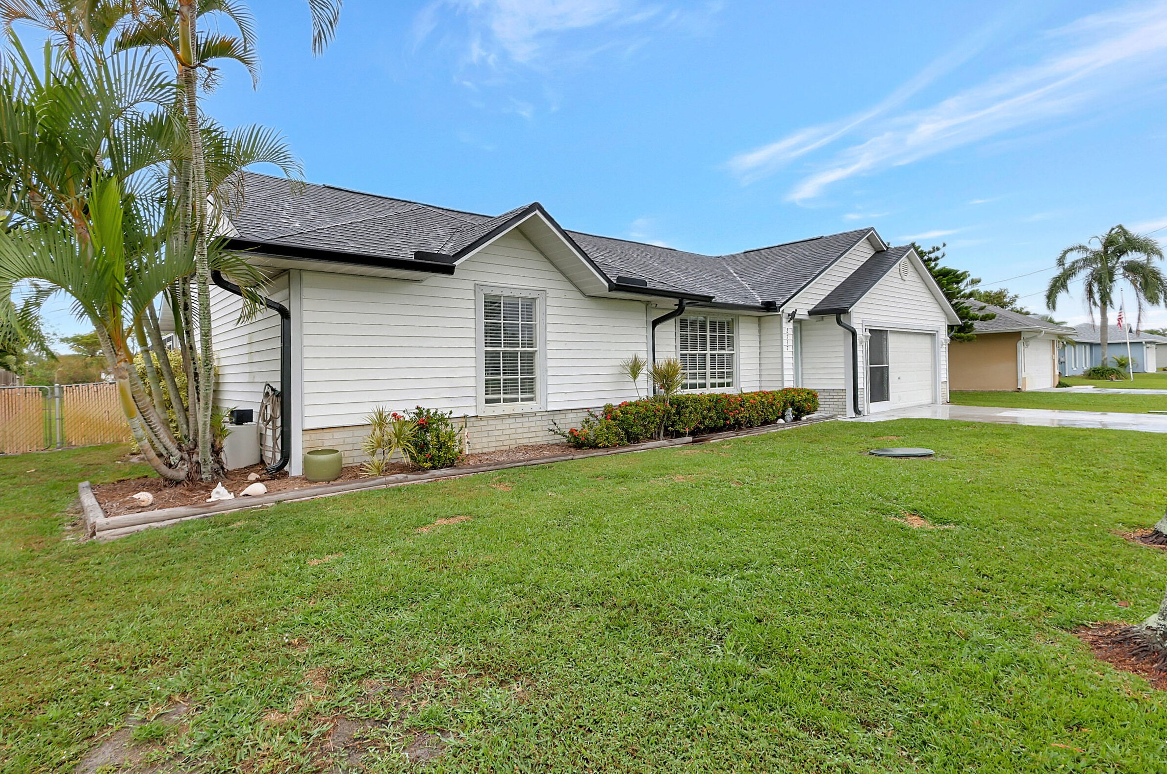 2737 Caladium Ave, Fort Pierce FL  34952-7218 exterior