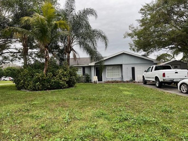 1556 Burning Ct, Fort Pierce, FL 34952-7548