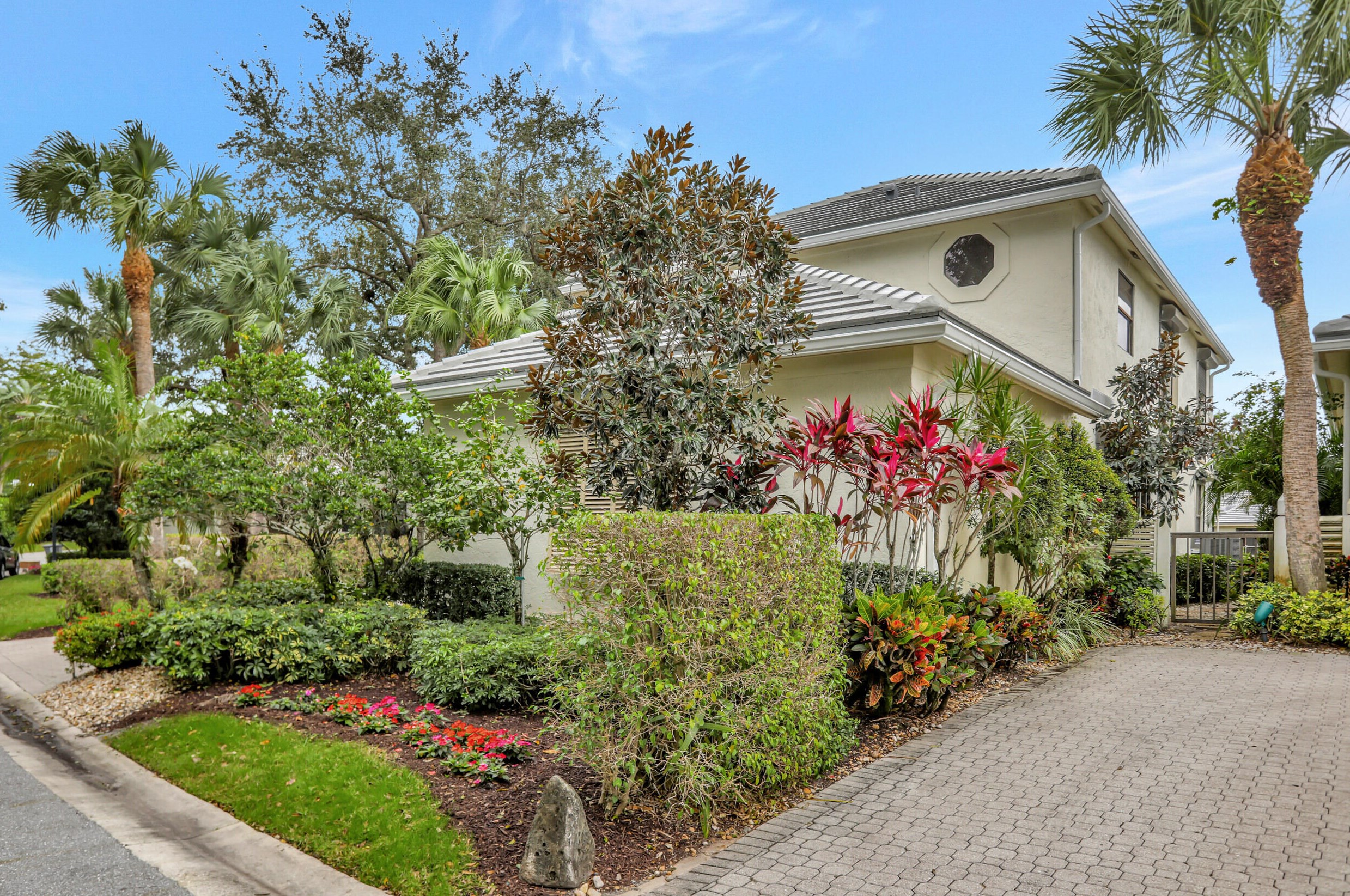 20039 Waters Edge Dr, Boca Raton FL  33434-3575 exterior