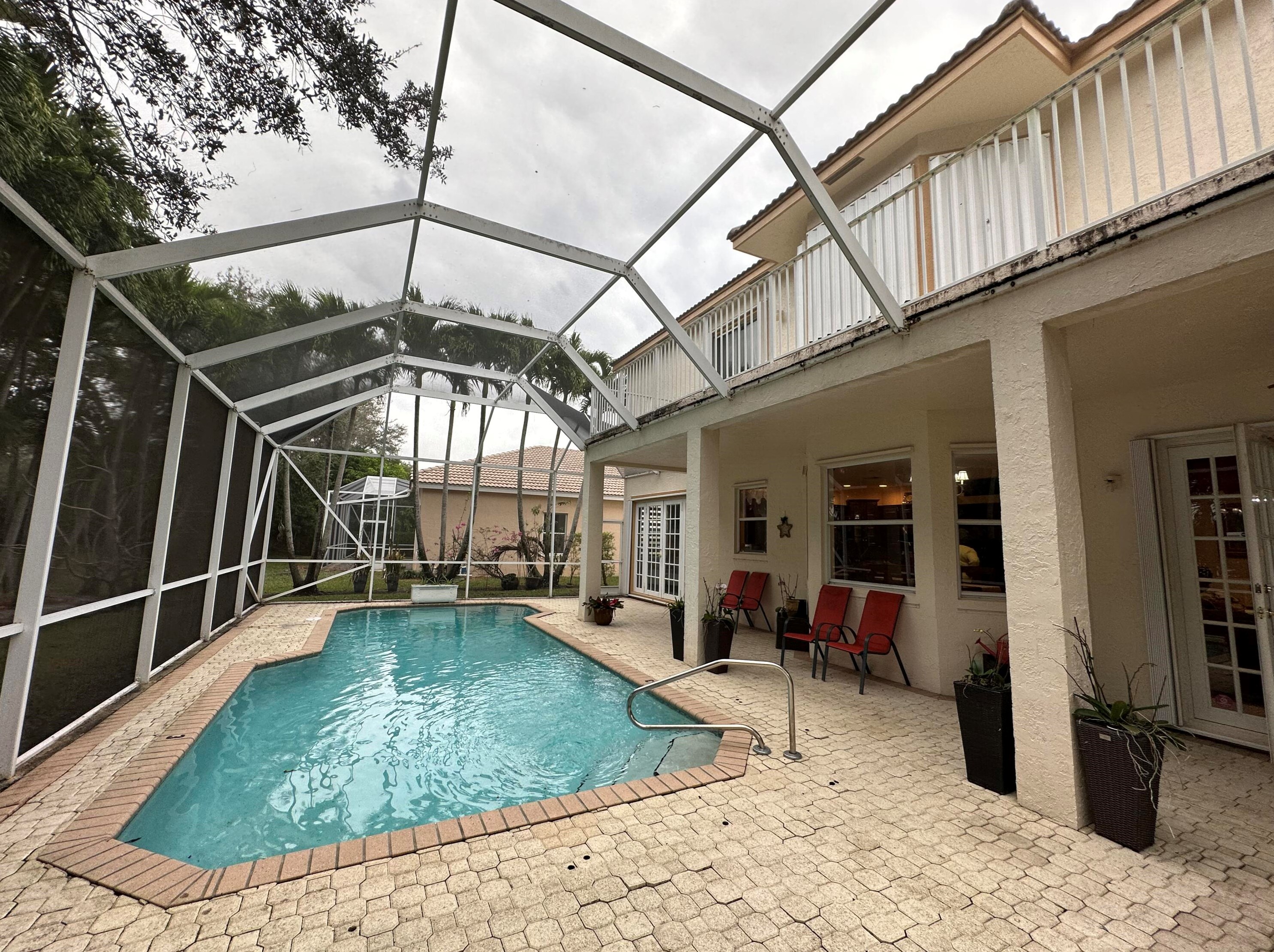 6449 Stonehurst Cir, Lake Worth FL  33467-7373 exterior