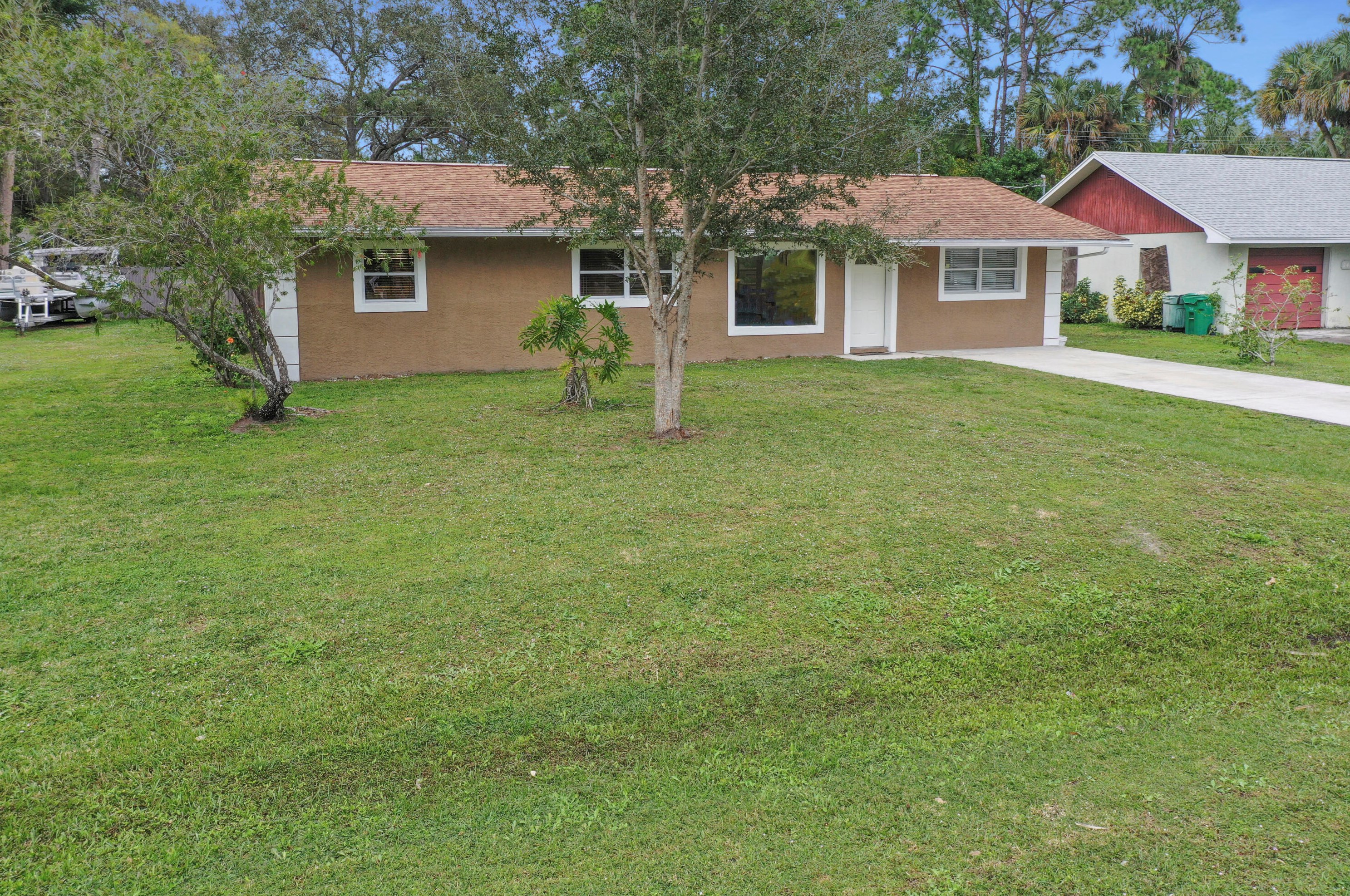 7502 James Rd, Fort Pierce FL 34951-2180 exterior