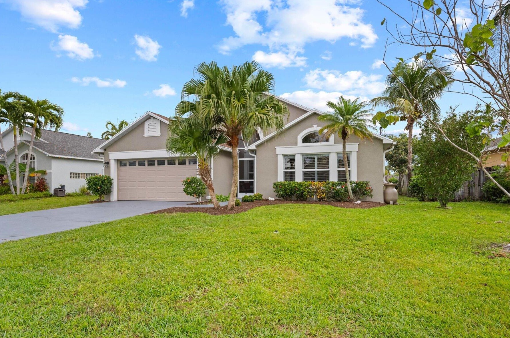 6069 Pompano St, Jupiter FL  33458-6660 exterior