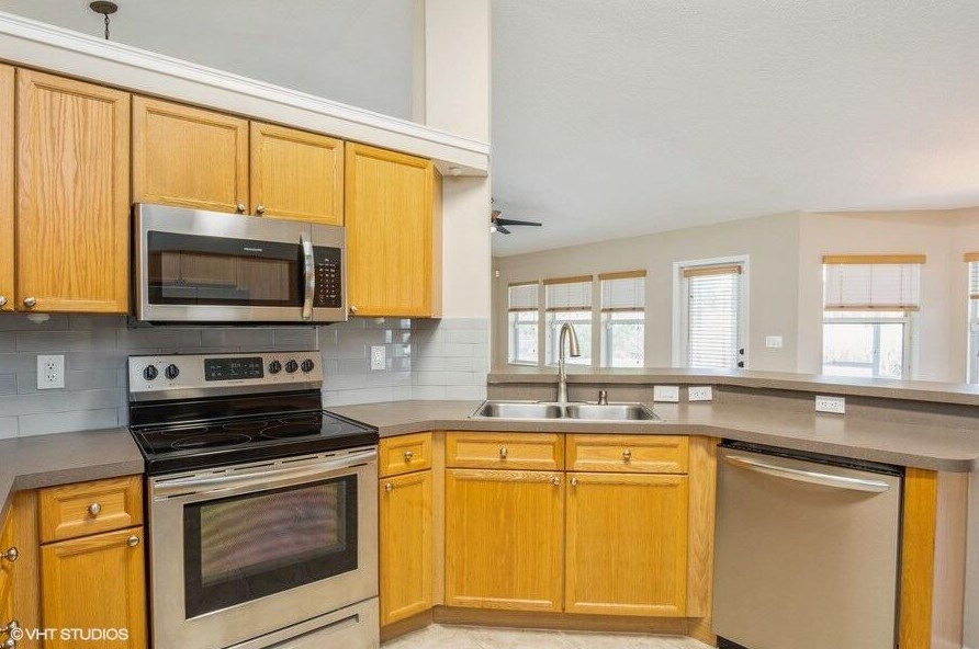 4801 Myrtle Dr, Fort Pierce FL  34982-3800 exterior