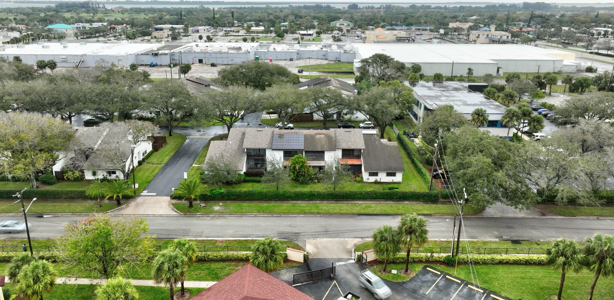 2070 Colonial Rd, Fort Pierce FL  34950-5362 exterior