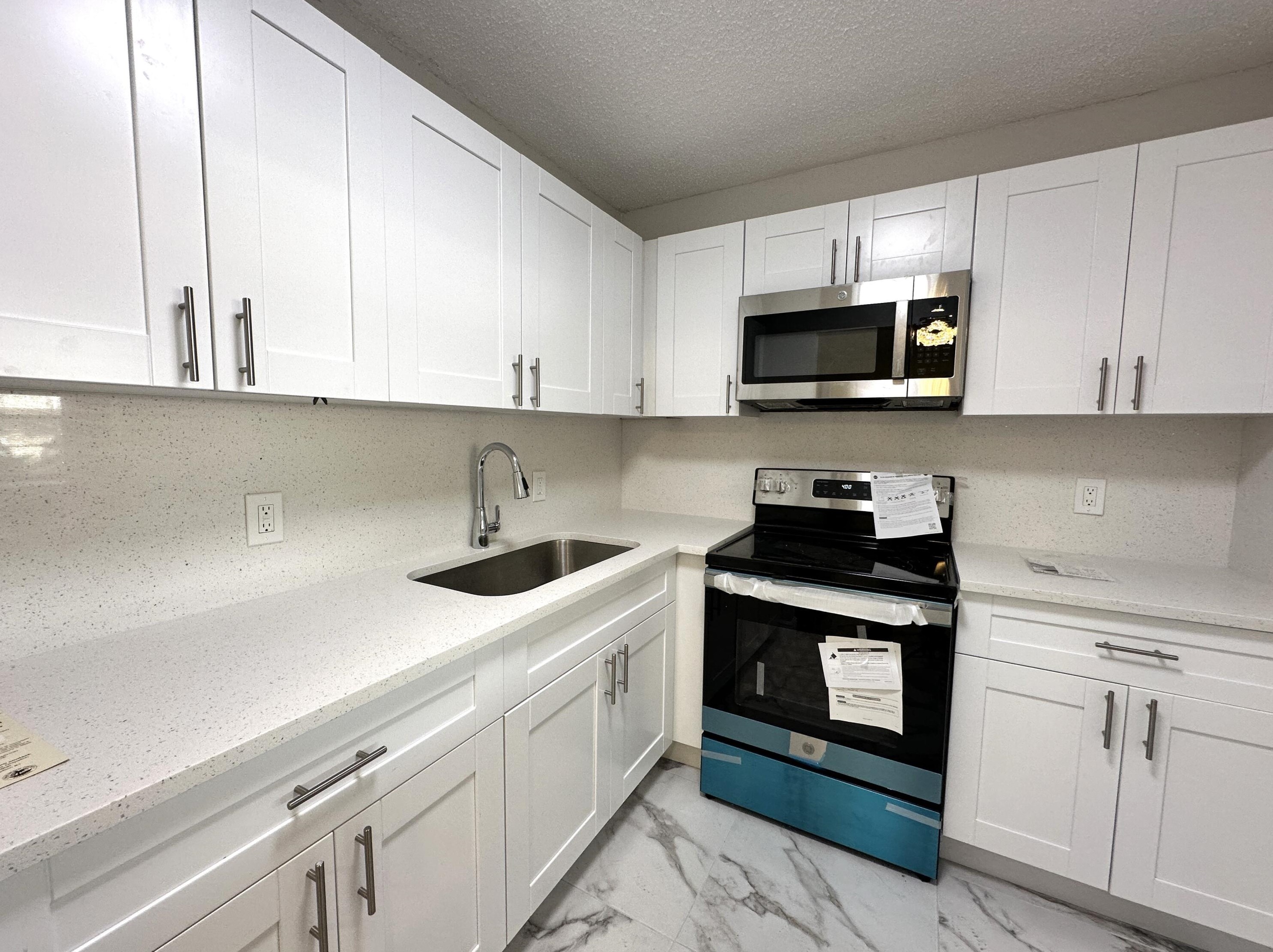 87 Hastings F, West Palm Beach, FL 33417
