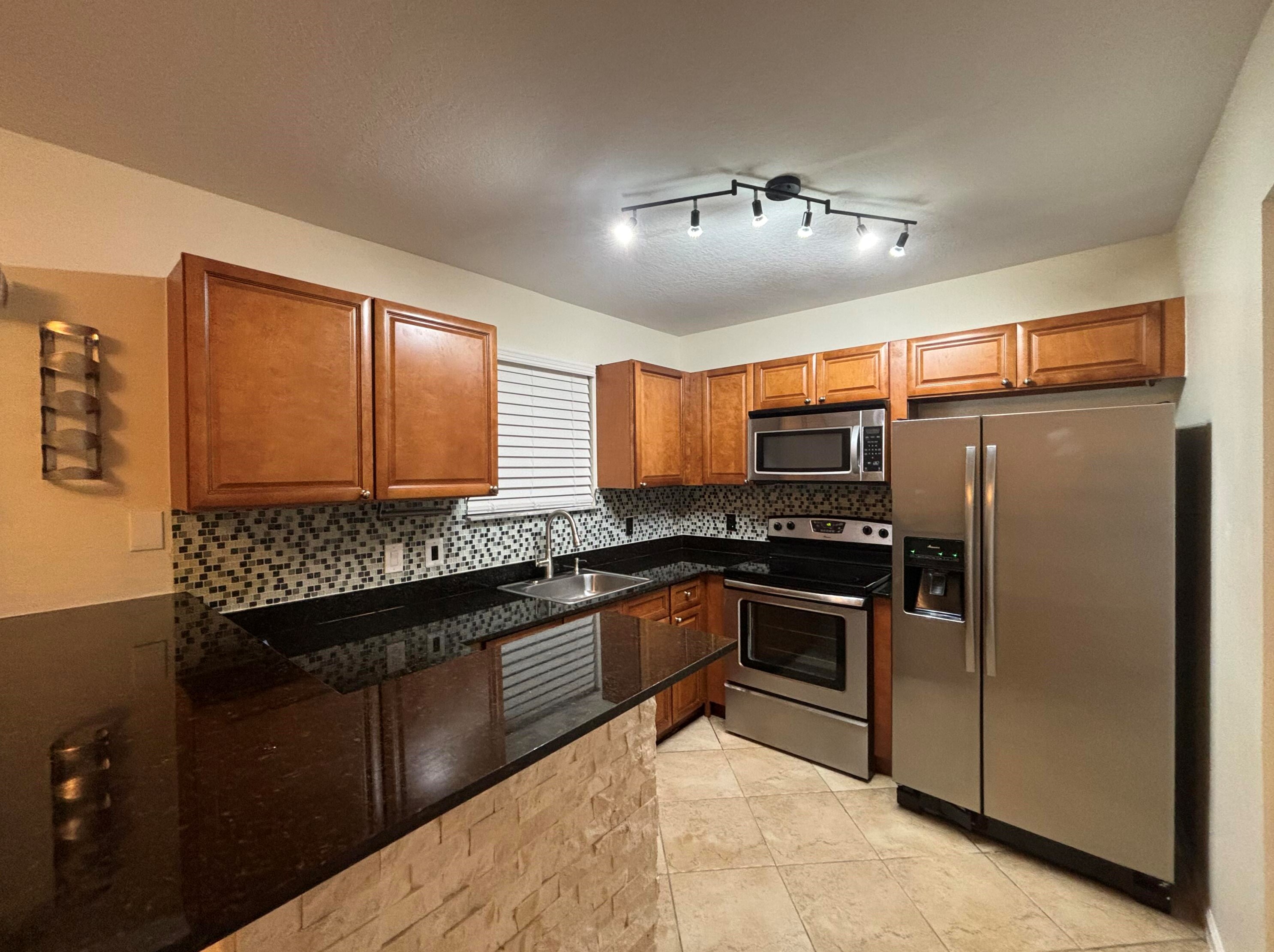 3770 N Jog Rd #106, West Palm Beach, FL 33411