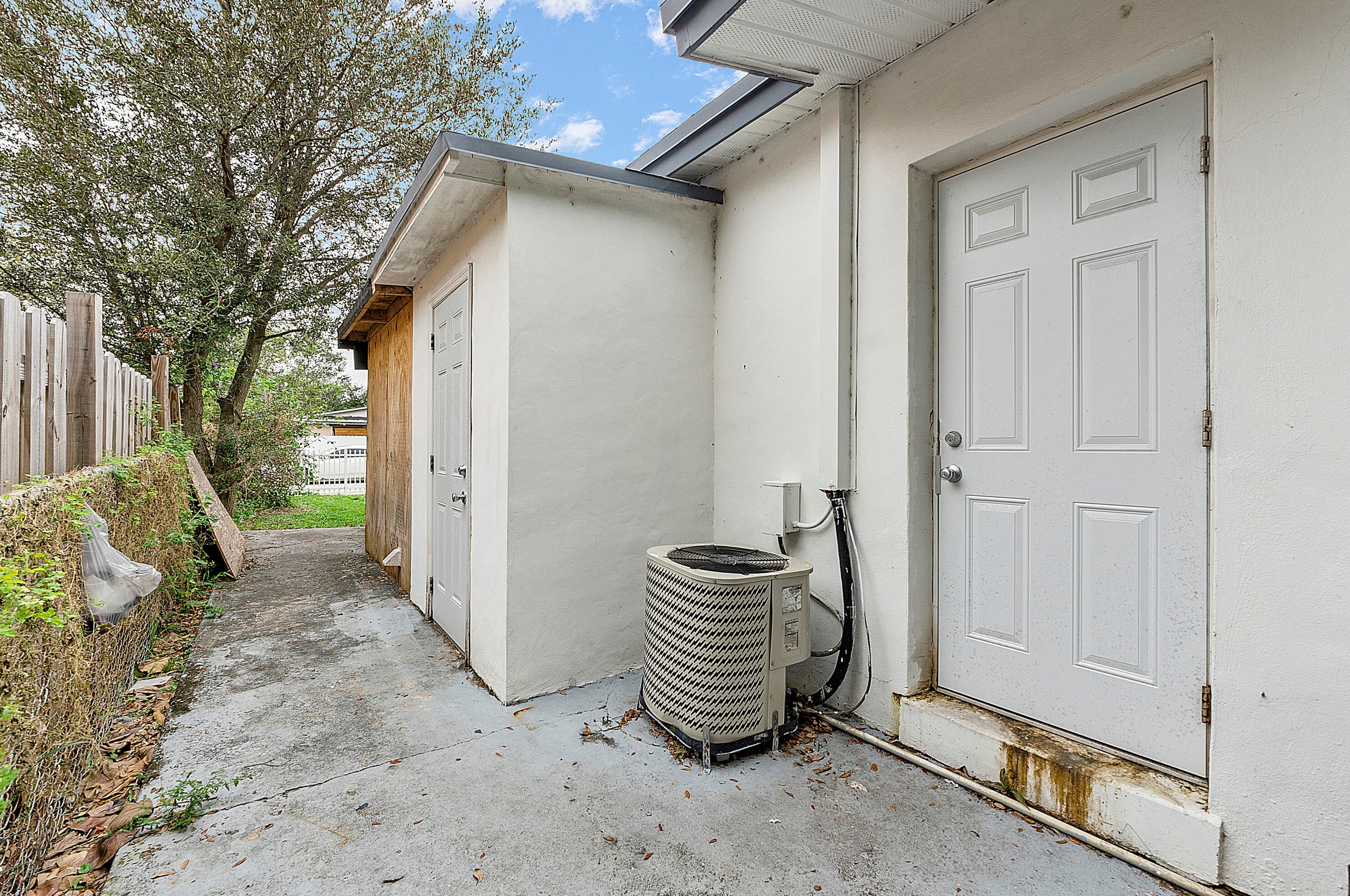 15100 14 Ct, Miami FL  33162-5902 exterior