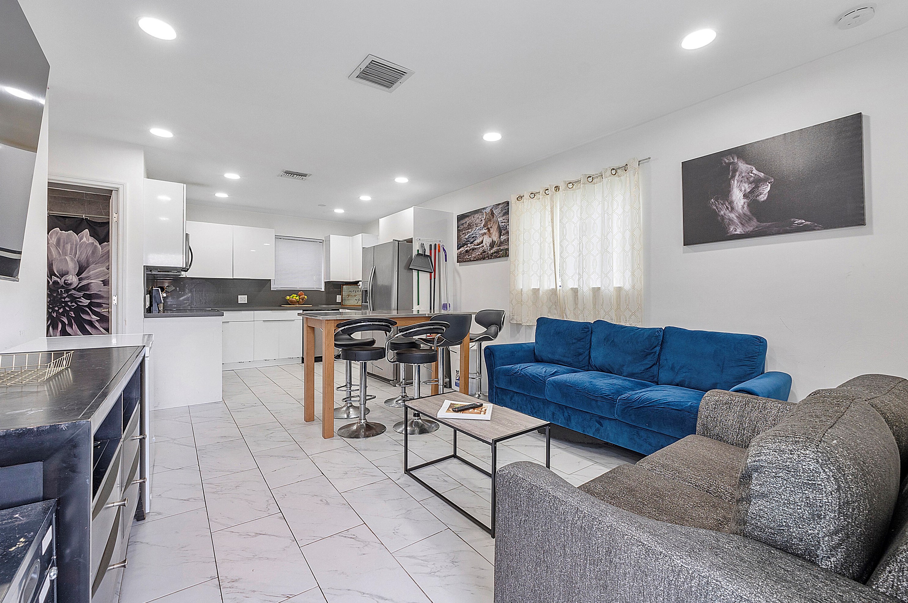 15100 14 Ct, Miami FL  33162-5902 exterior