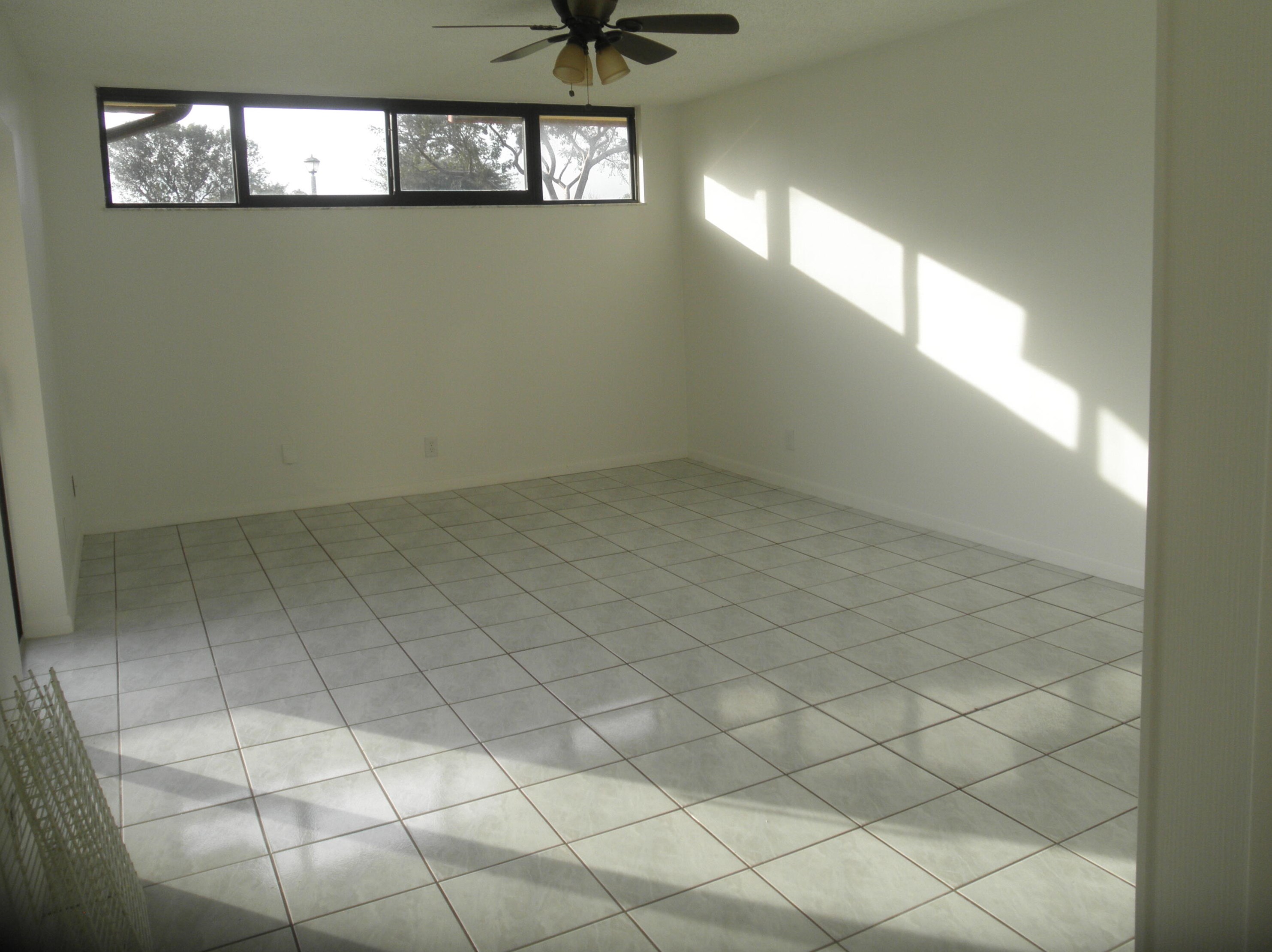 3896 Victoria Dr, West Palm Beach, FL 33406